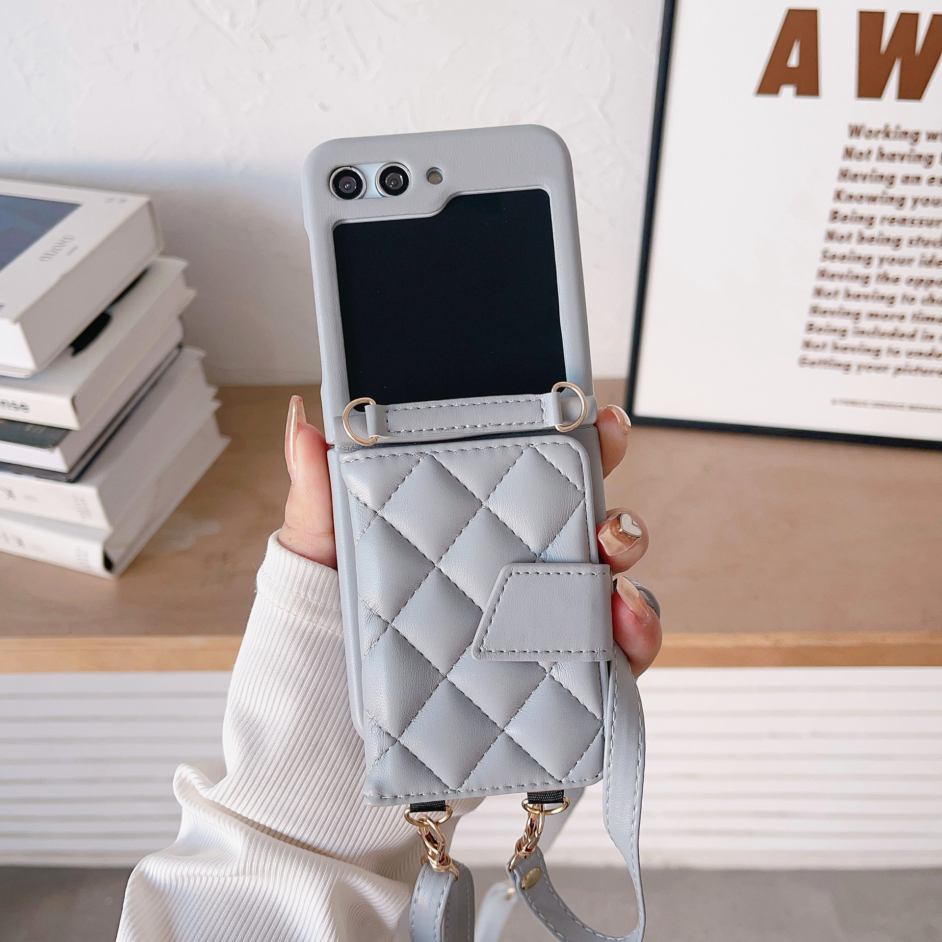 สำหรับ Samsung Z Flip5/4/3 ขนาดเล็ก Xiangfeng Lingge แฟชั่นกระเป๋าสะพายข้างพับได้กรณีป้องกันโทรศัพท์