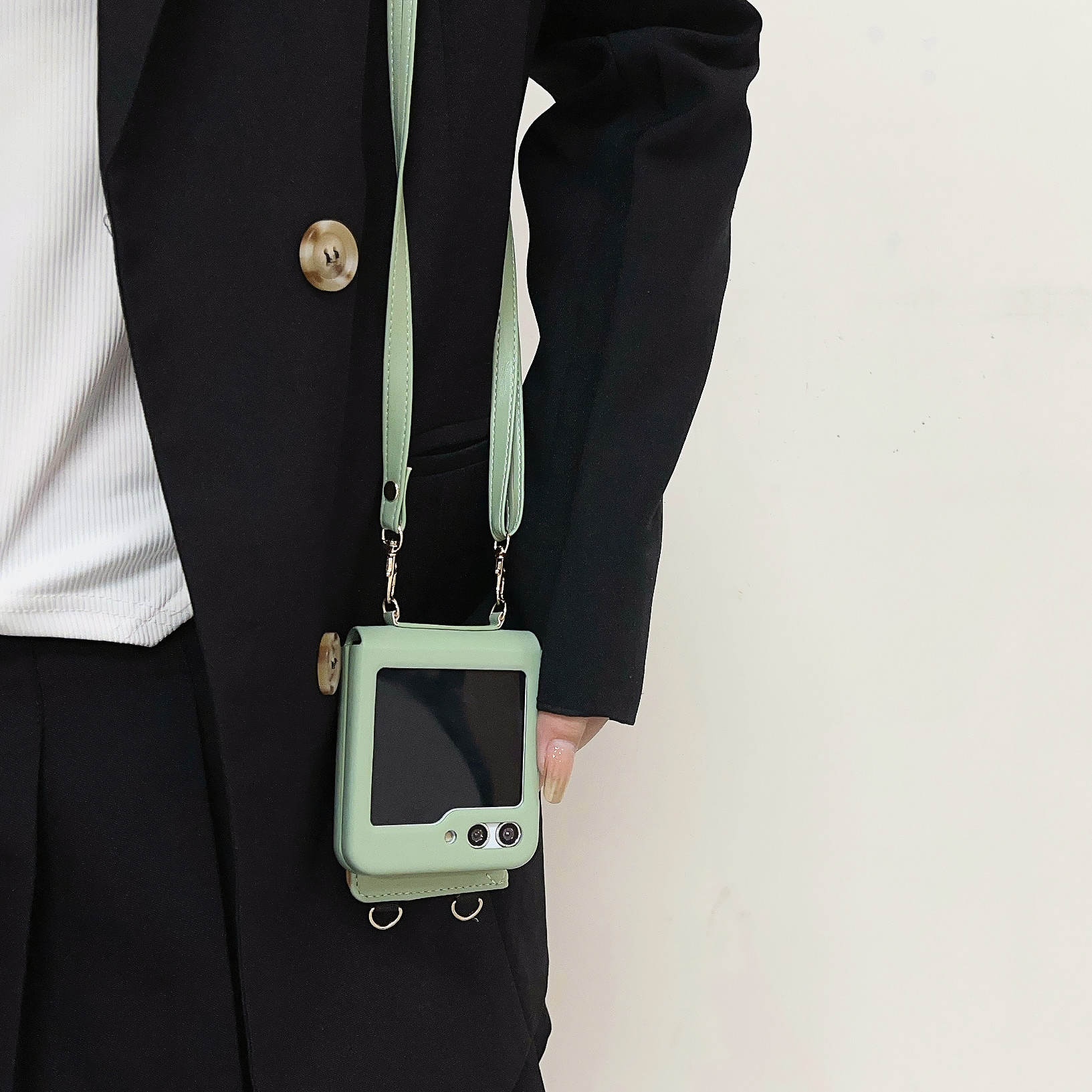 สำหรับ Samsung Z Flip5/4/3 ขนาดเล็ก Xiangfeng Lingge แฟชั่นกระเป๋าสะพายข้างพับได้กรณีป้องกันโทรศัพท์