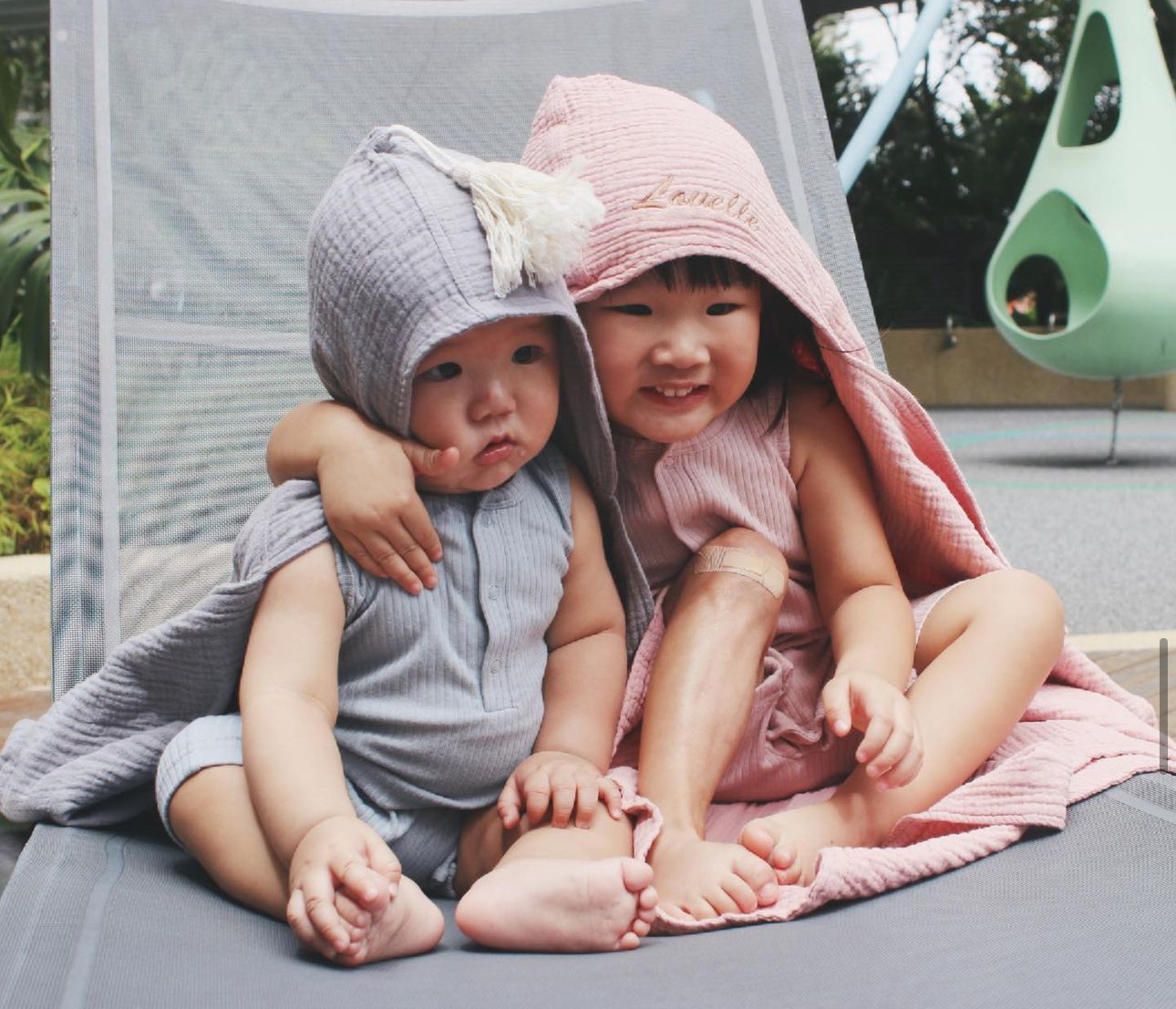 Organic Hooded Muslin Towel in Pebble Grey