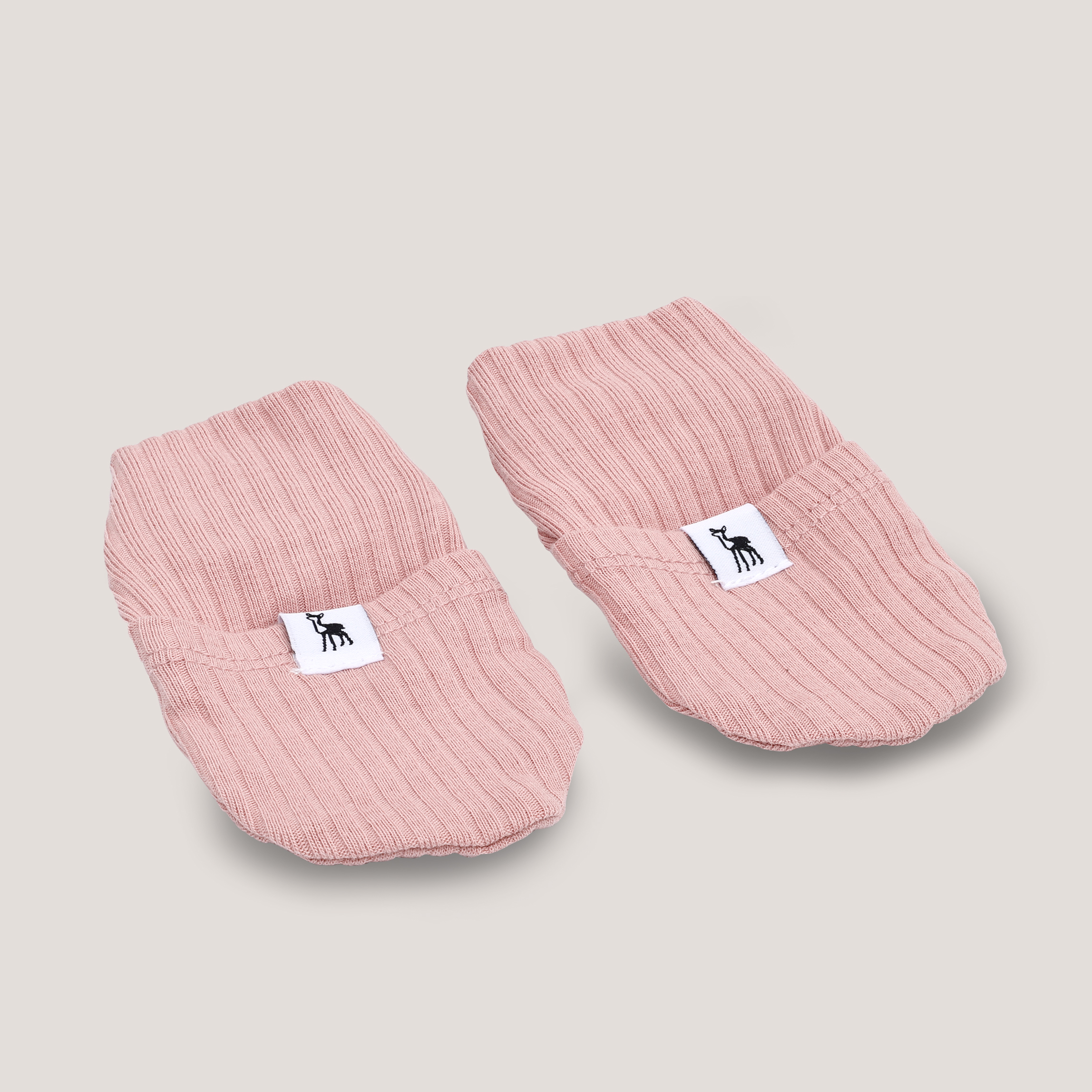 Ribbed Baby Mittens in Dusty Pink (Button)