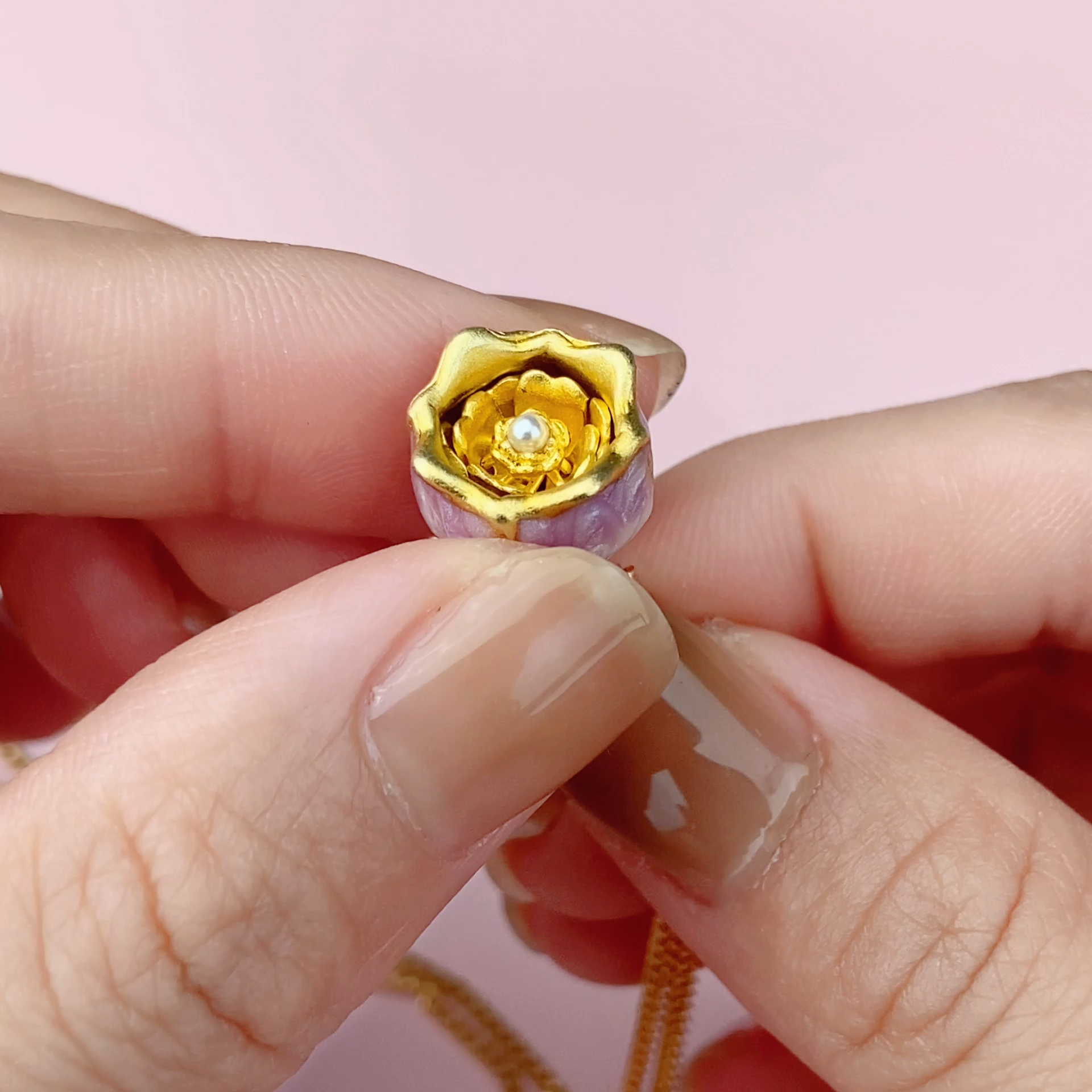 Blooming Rose Necklace - Change Colors with Your Mood Temperature-sensitive Color-changing Necklace Gift for her