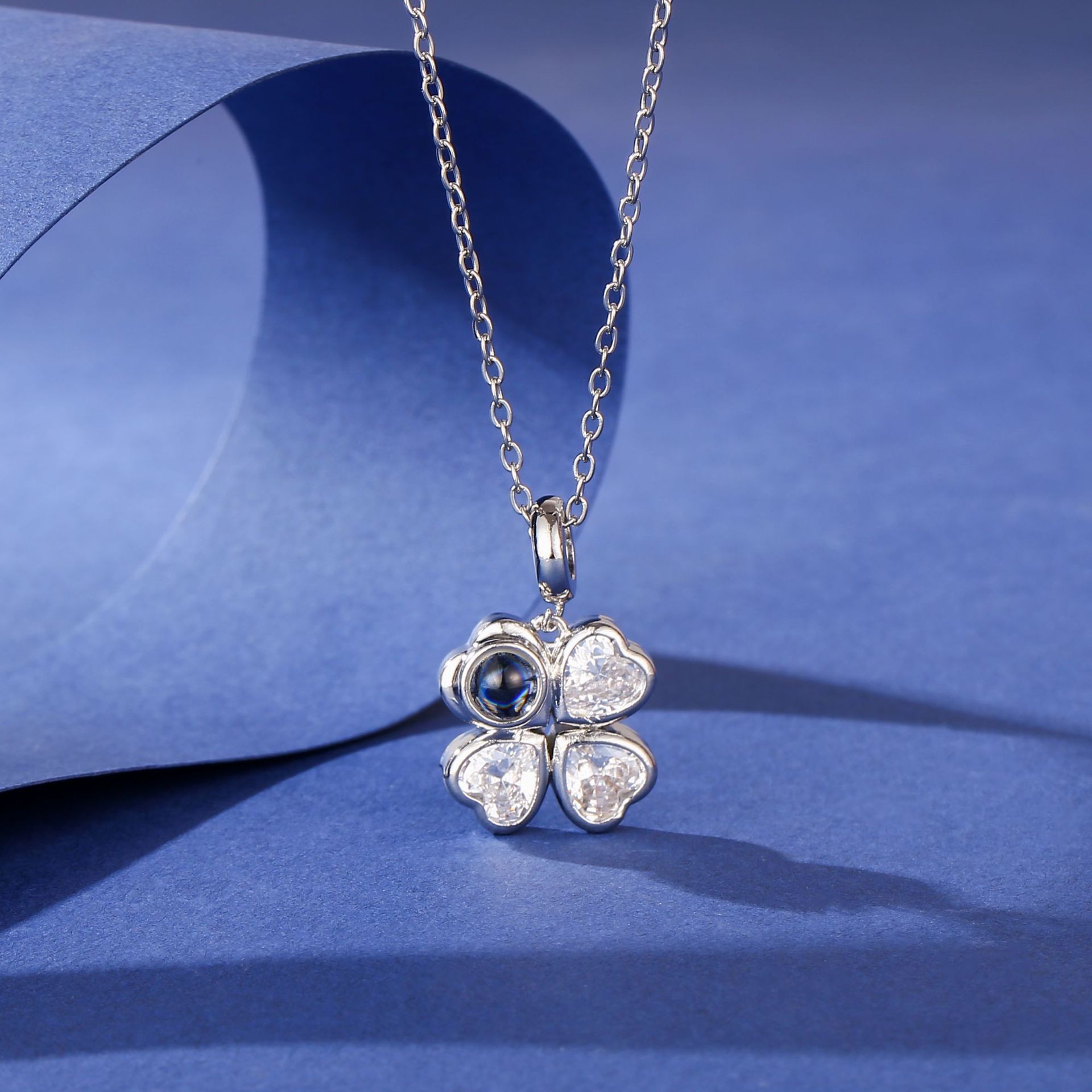 Personalized Four-Leaf Clover Photo Projection Necklace Lucky Keepsake Gift for Her - soufeelmy