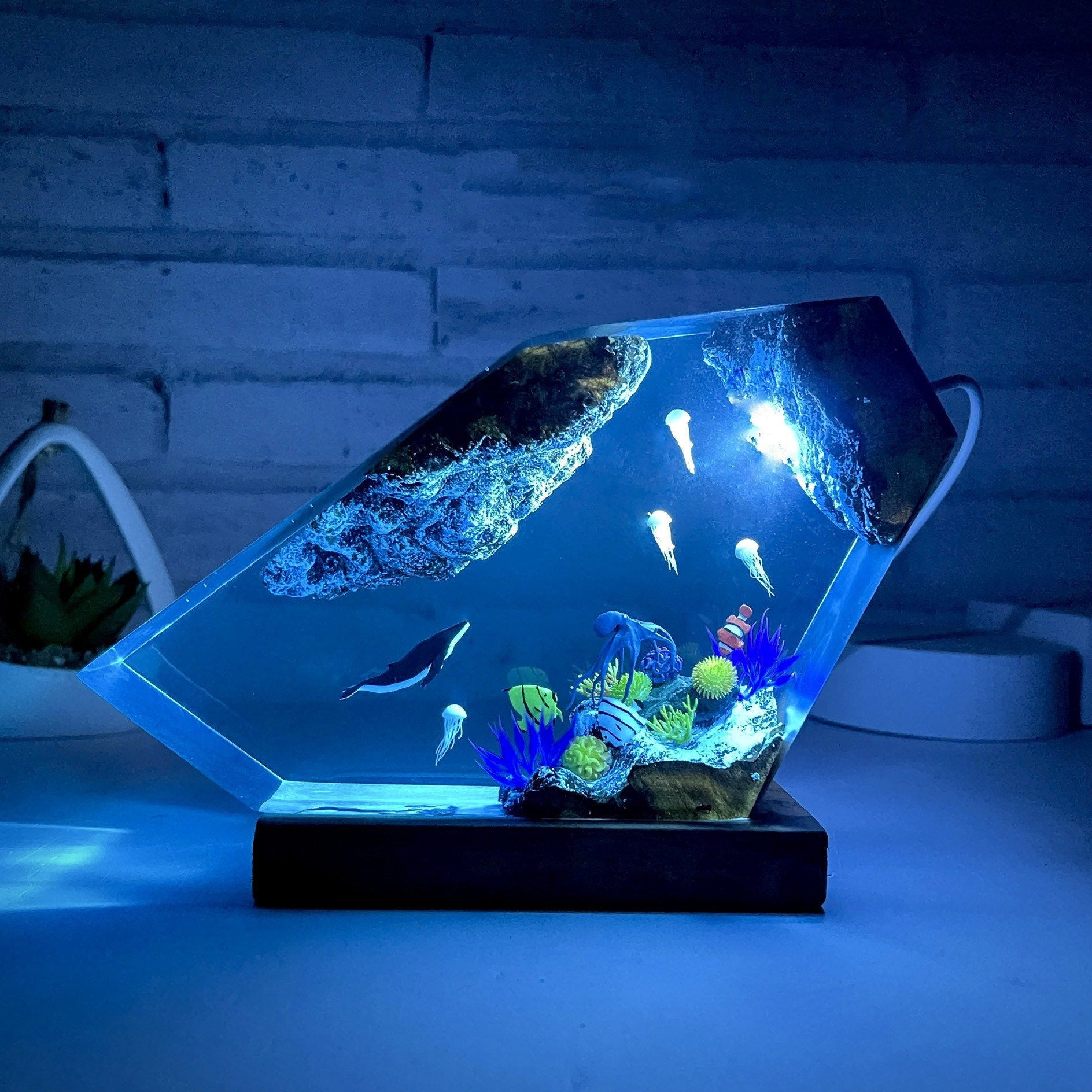 Art Resin Lamp Night Light Humpback Whale and Jellyfish Home Decor Gift Unique Birthday Gift Ideas - soufeelmy