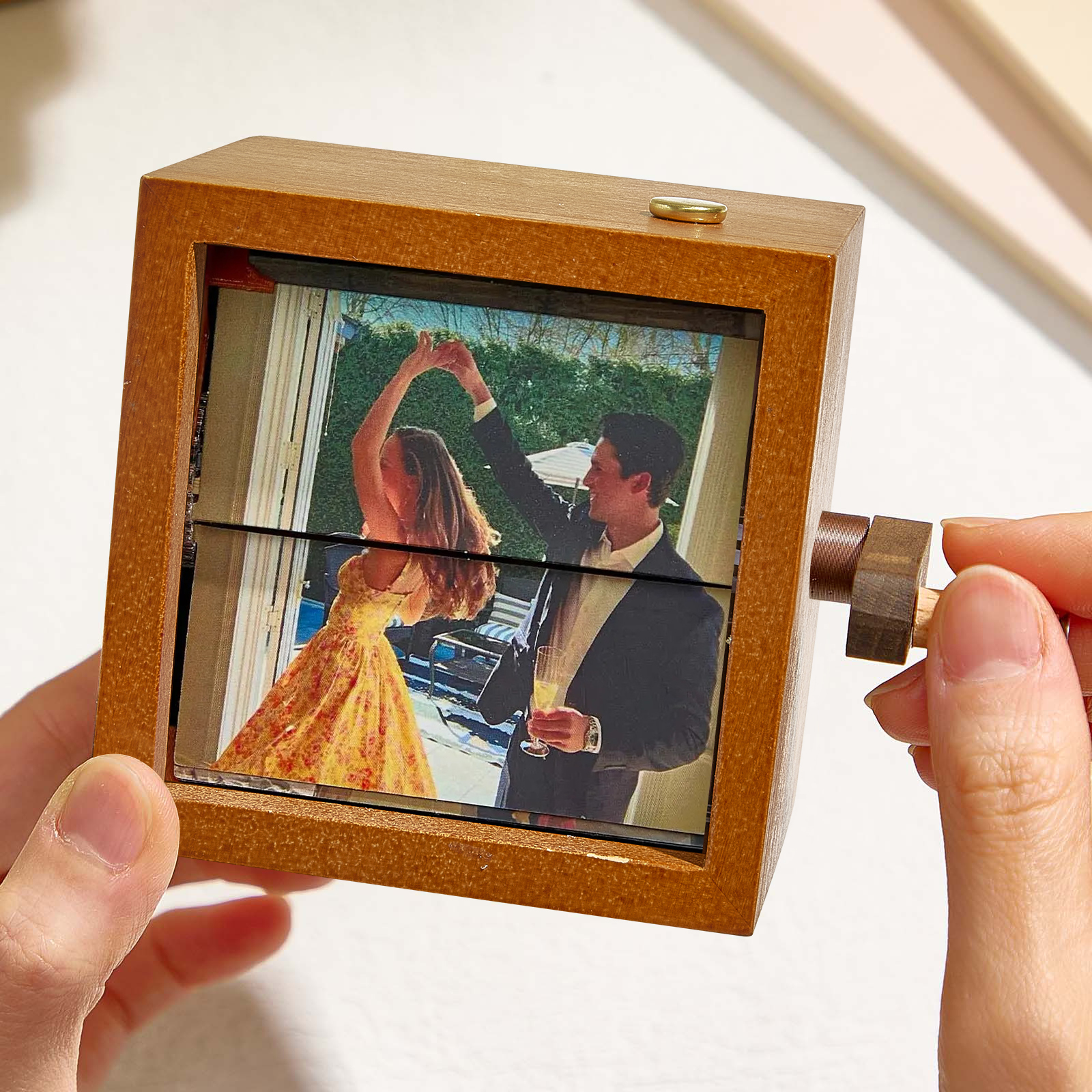 Custom Photo Flipbook Frame Animation Machine Mechanical Hand-cranked Photo Album with Light Black Walnut Baby Photo Cube Frame Creative Gift Custom Hand-cranked Movie Machine Flip Book