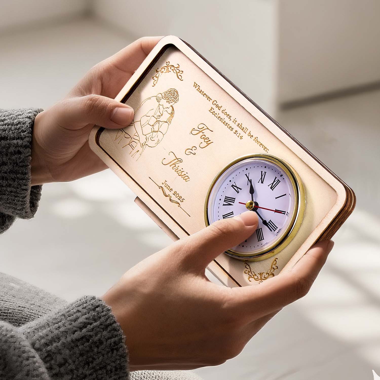 Personalized Wooden Clock Can Custom Photo And Text Wedding Gifts Anniversary Gifts - soufeelau