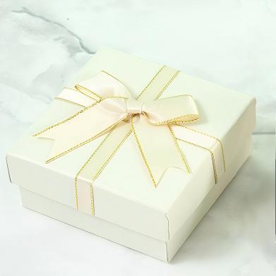 Off-white Square Gift Box 9*9*4cm - soufeelau