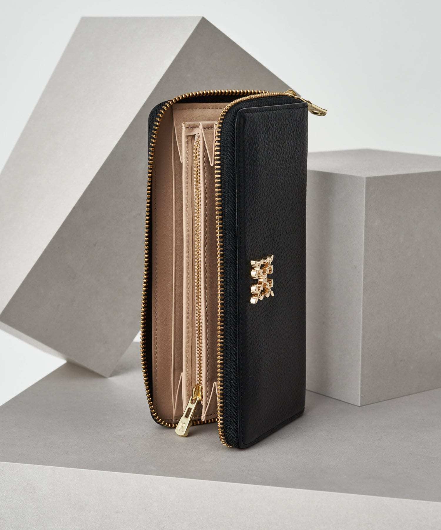 Russet Monogram Plate Round Zip Wallet