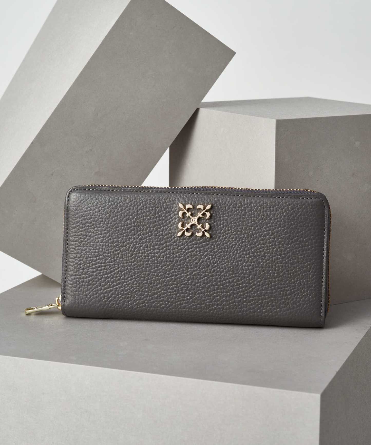 Russet Monogram Plate Round Zip Wallet