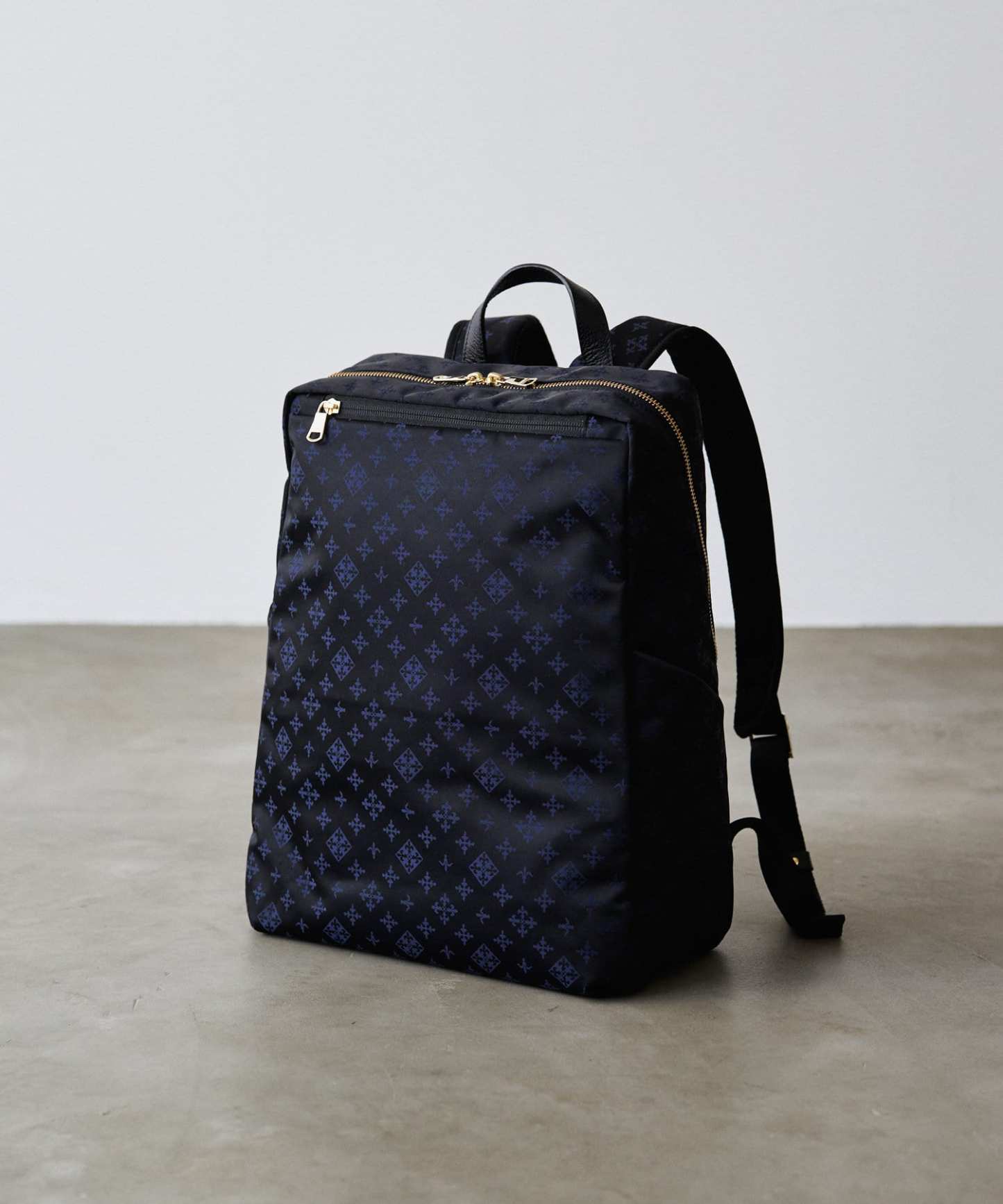 Russet Multifunctional backpack