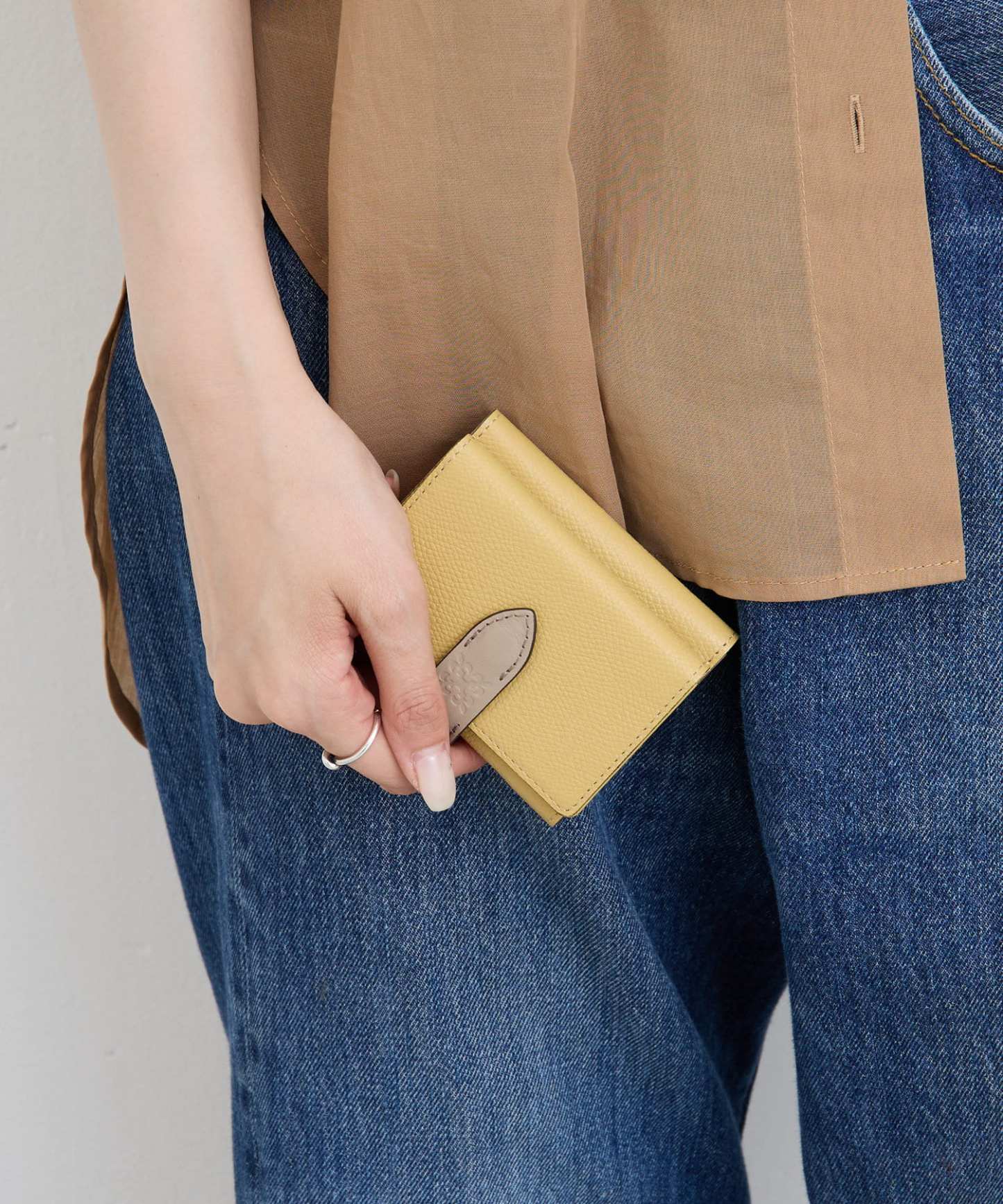 *4 - 6 WEEKS*(405)Russet Leather Belt Trifold Wallet