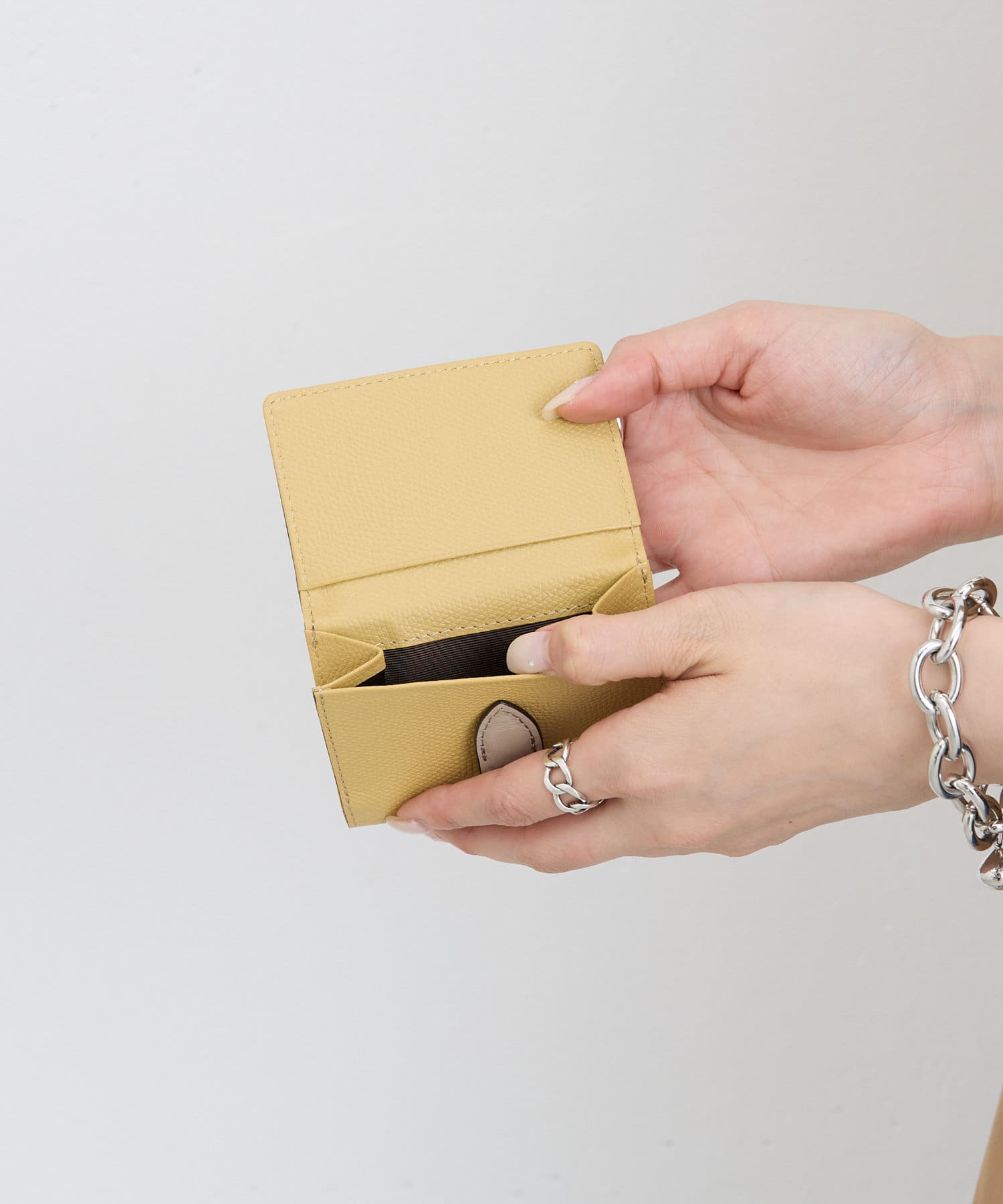*4 - 6 WEEKS*(405)Russet Leather Belt Trifold Wallet