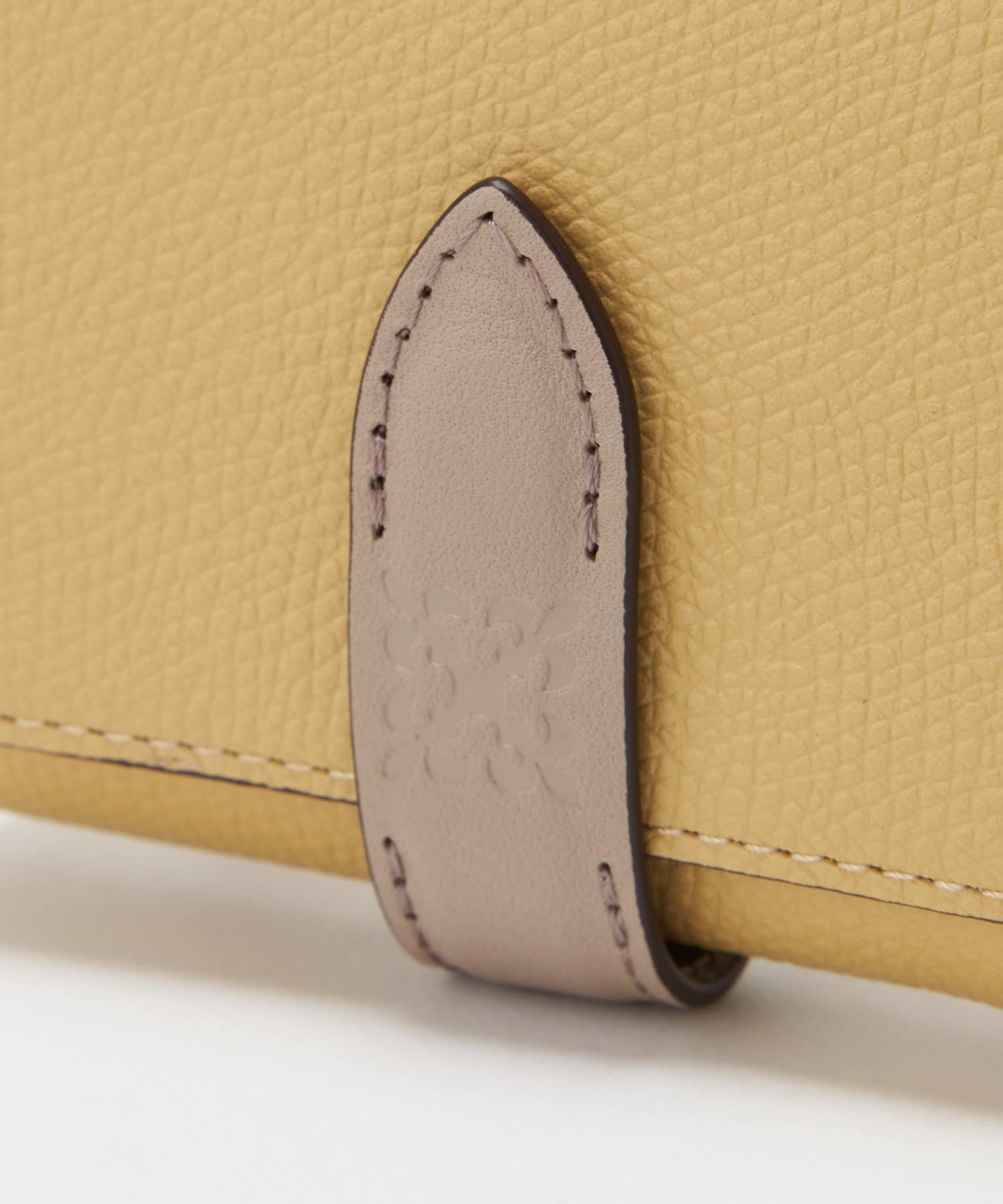 *4 - 6 WEEKS*(405)Russet Leather Belt Trifold Wallet