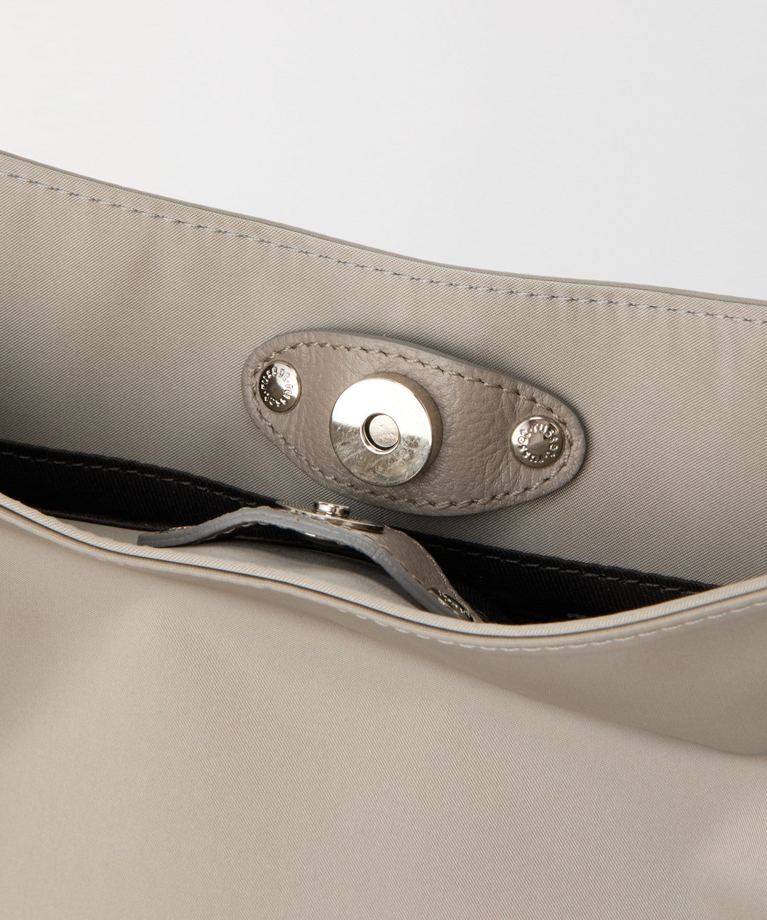 *4-6 WEEKS* (1468)Russet Clouds nylon large shoulder bag