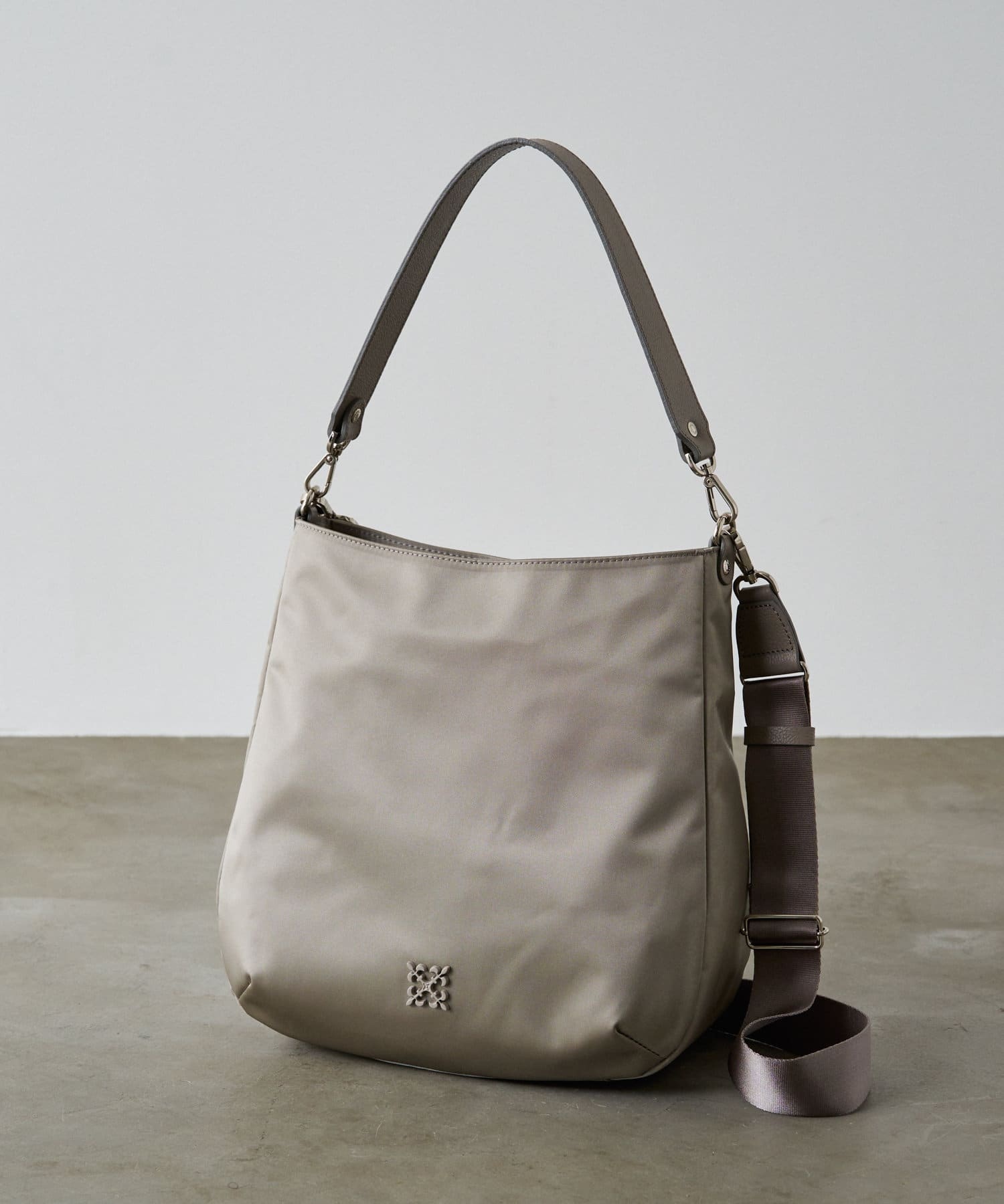 *4-6 WEEKS* (1468)Russet Clouds nylon large shoulder bag