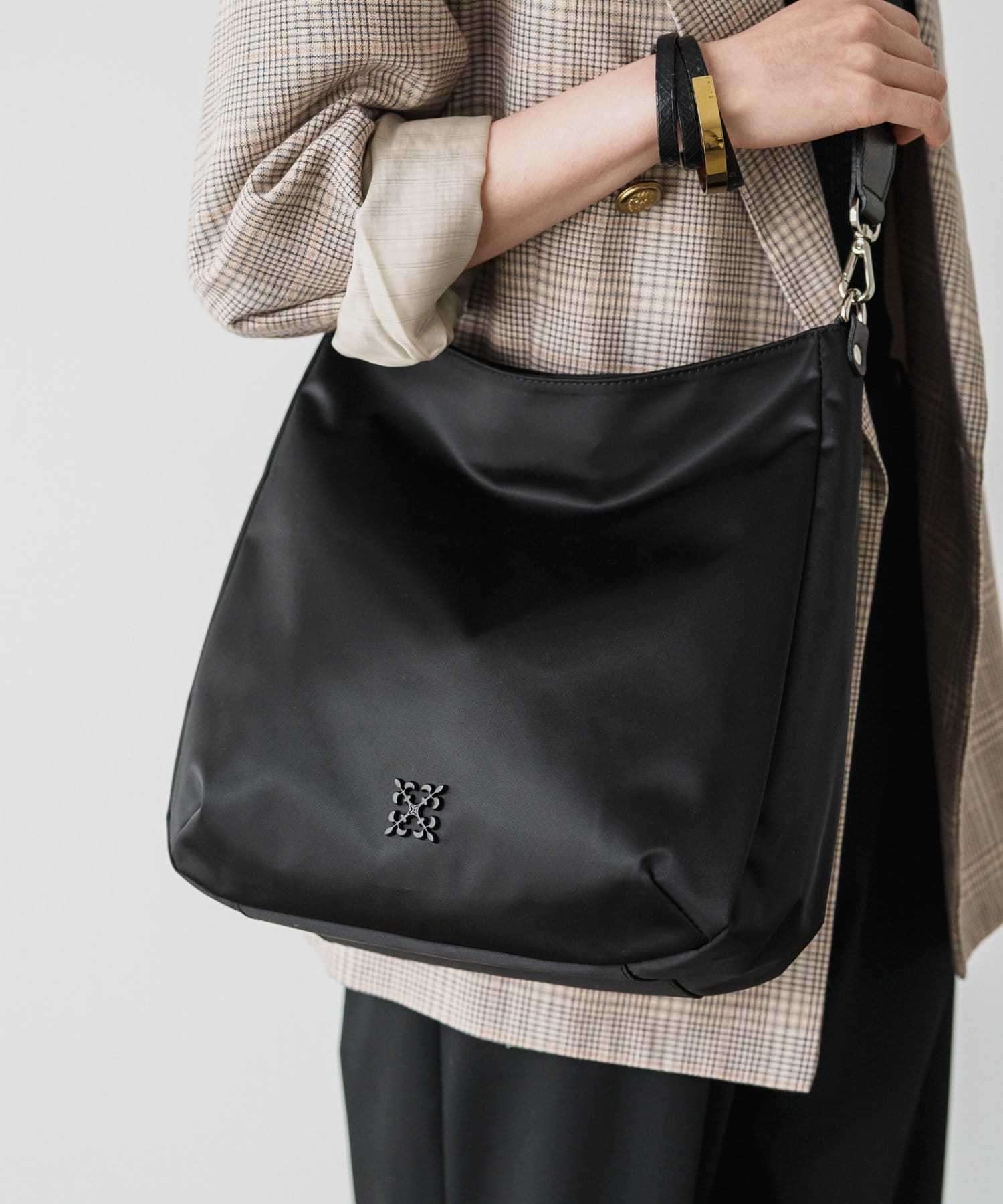 *4-6 WEEKS* (1468)Russet Clouds nylon large shoulder bag