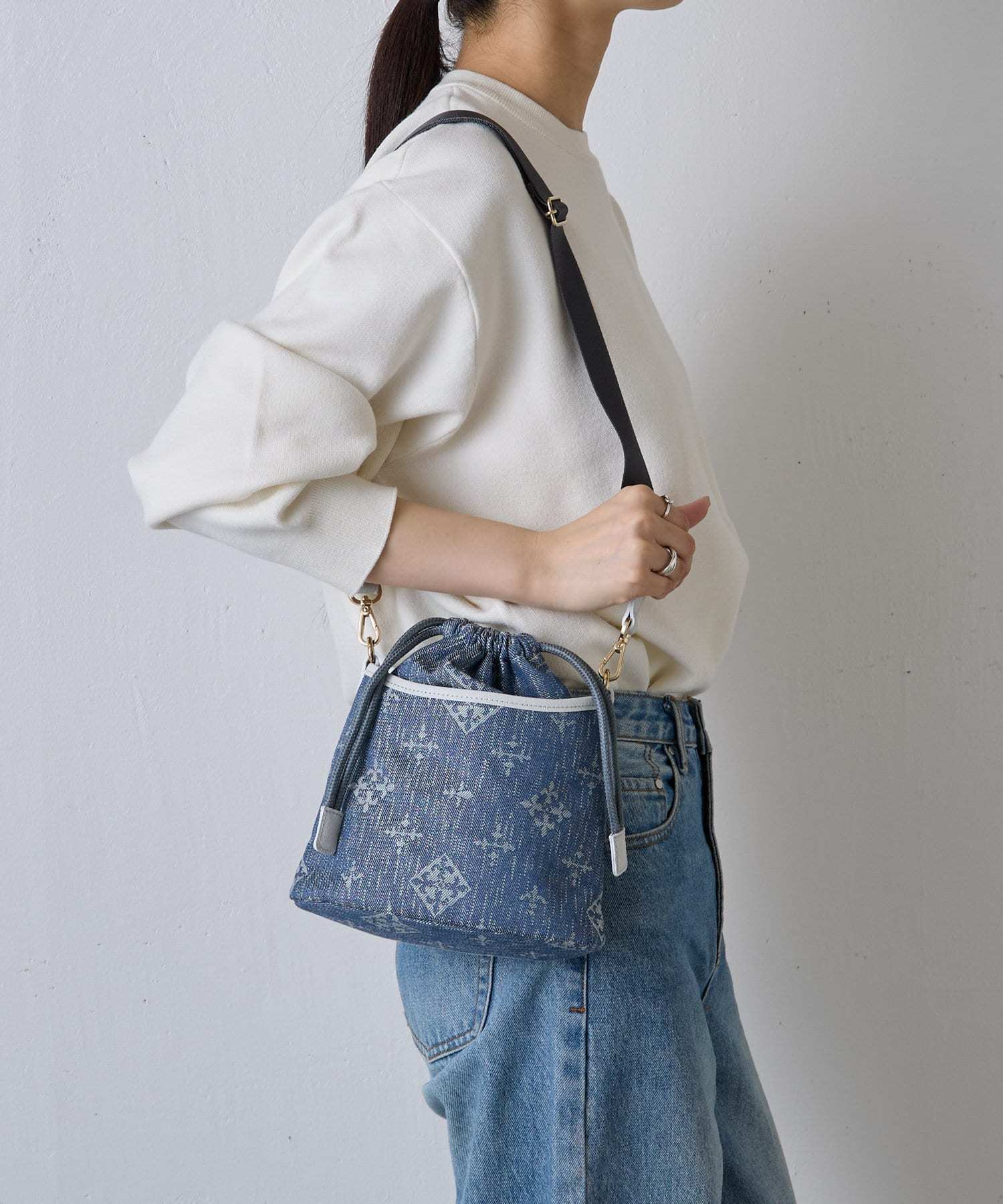 *4-6 WEEKS* (1221) LIMITED EDITION Russet [Denim jacquard] 2way drawstring mini shoulder bag Indigo