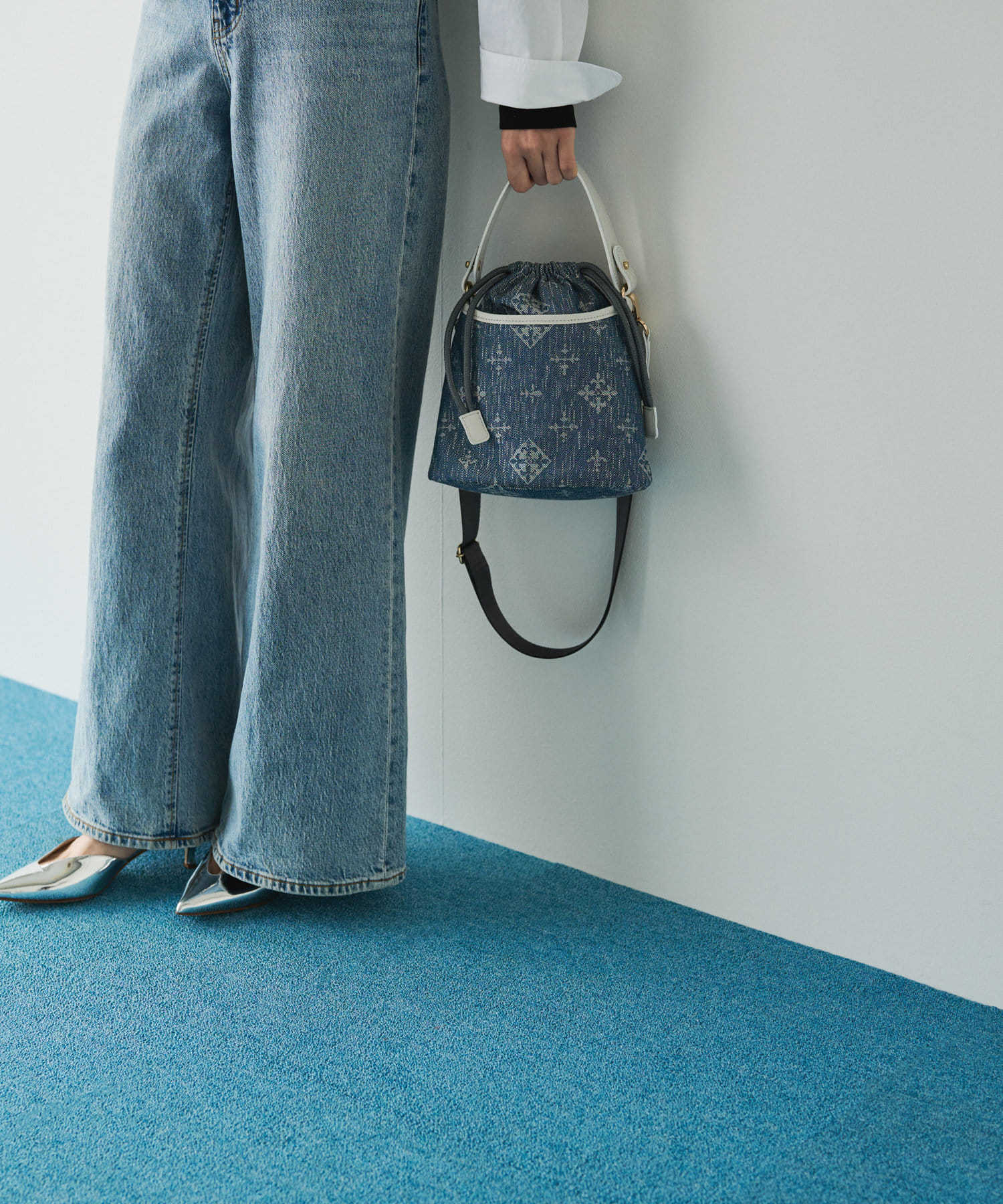 *4-6 WEEKS* (1221) LIMITED EDITION Russet [Denim jacquard] 2way drawstring mini shoulder bag Indigo