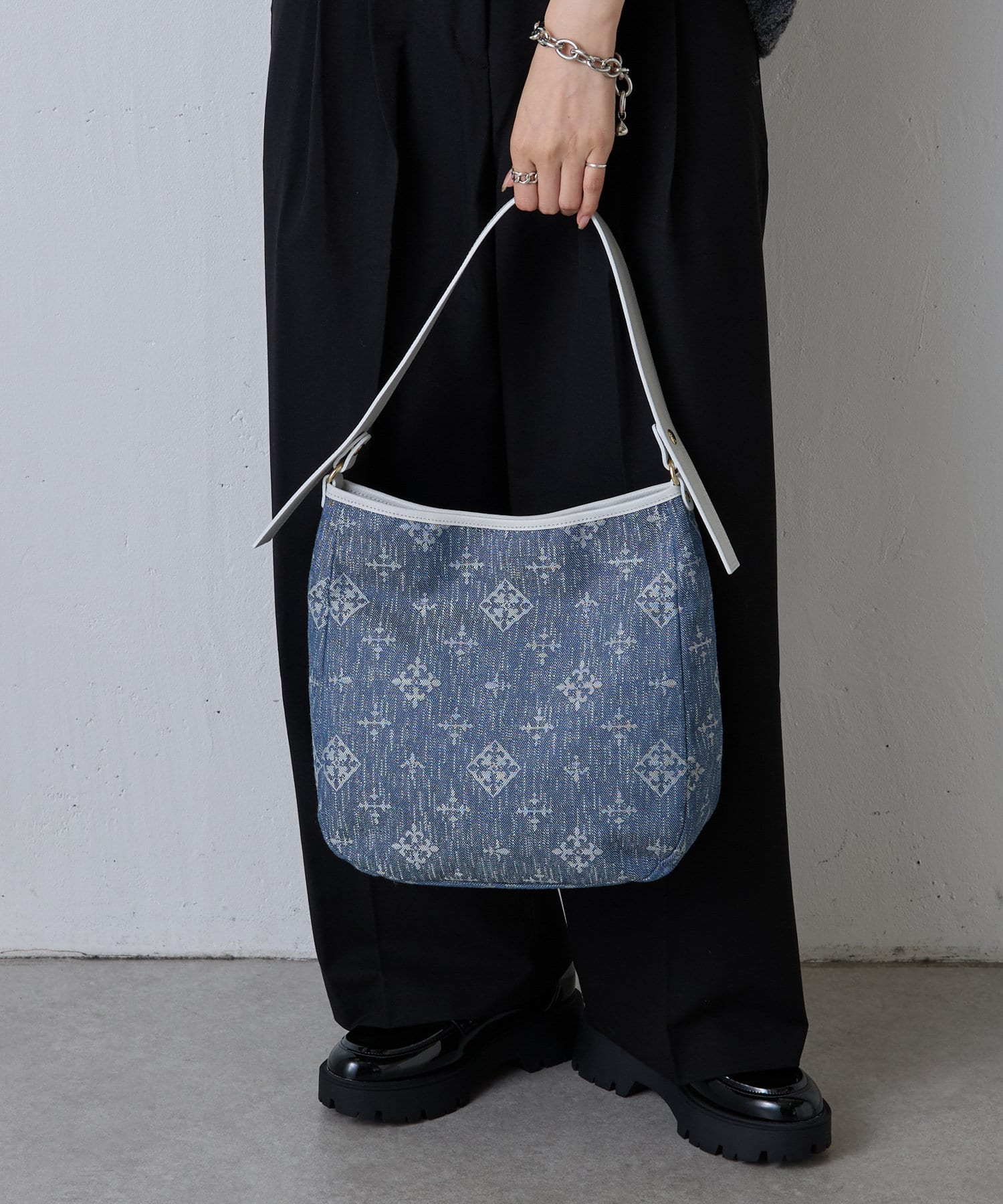 Russet [Denim jacquard] 2way shoulder bag Indigo