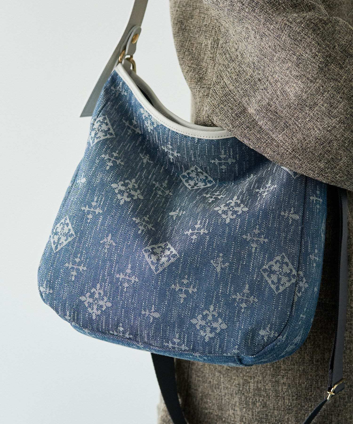 Russet [Denim jacquard] 2way shoulder bag Indigo