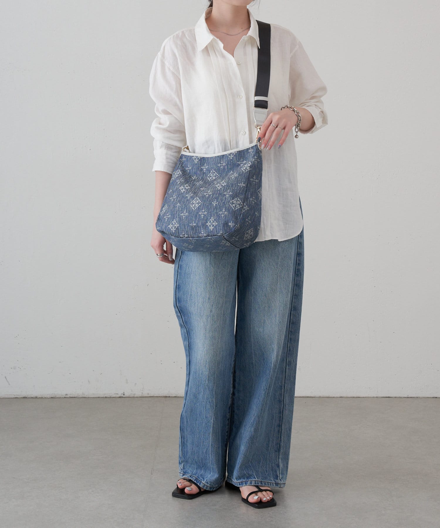 Russet [Denim jacquard] 2way shoulder bag Indigo