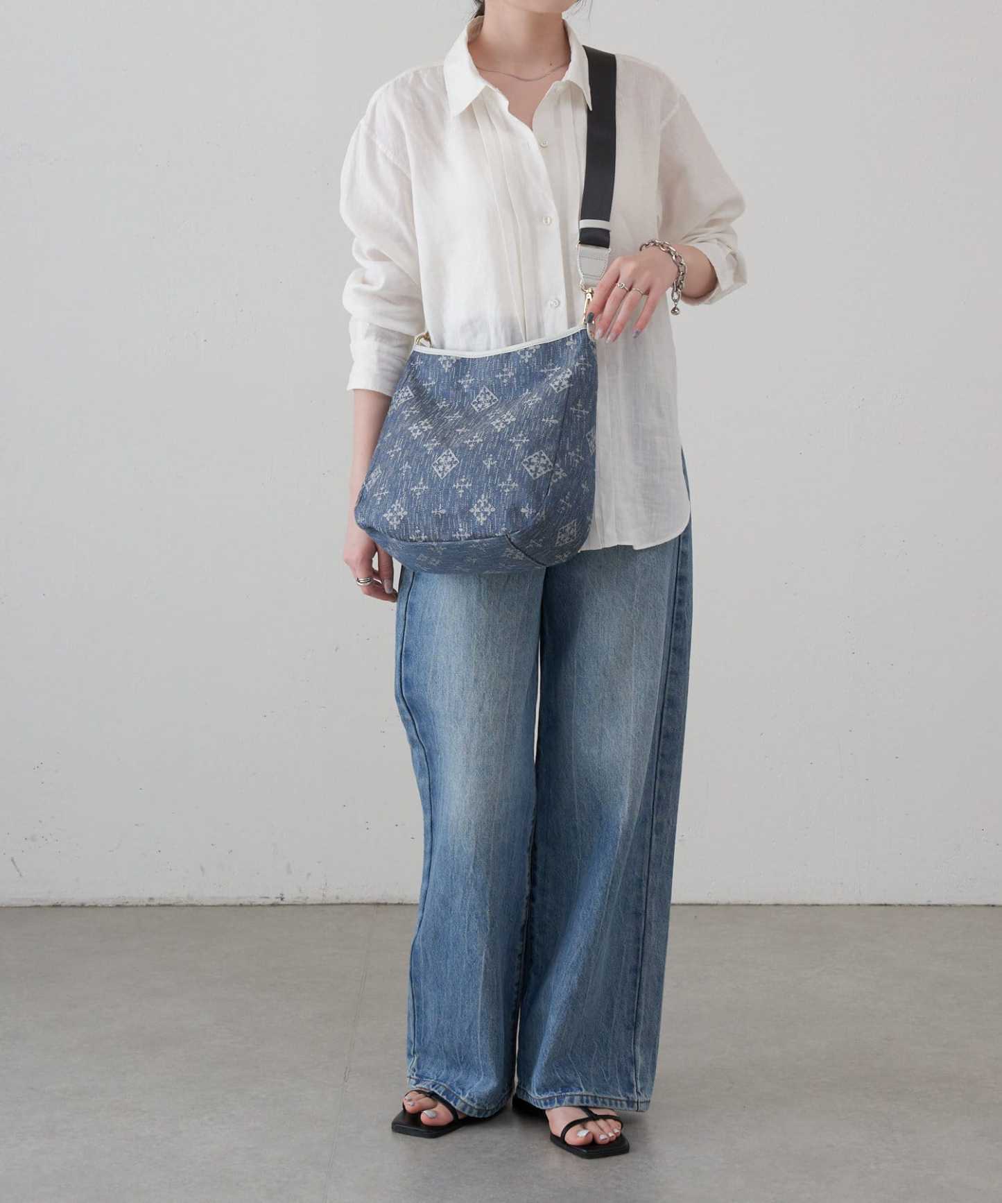 Russet [Denim jacquard] 2way shoulder bag Indigo