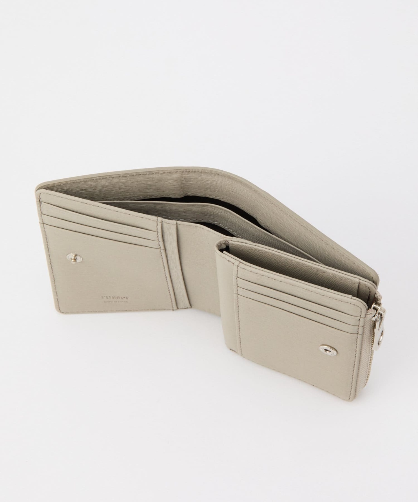 *4 - 6 weeks* (419) Russet [Water grain leather] Monogram plate half wallet