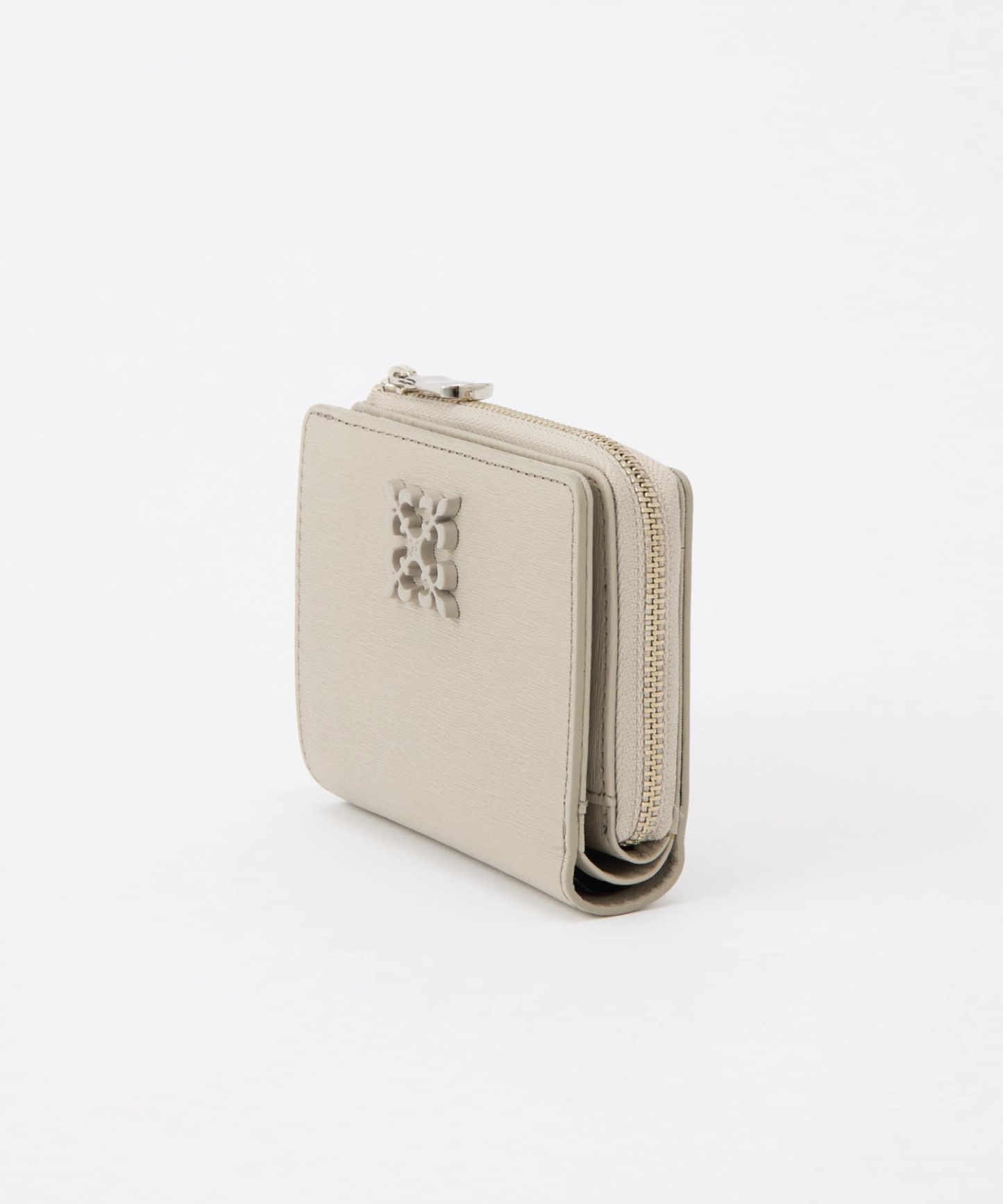*4 - 6 weeks* (419) Russet [Water grain leather] Monogram plate half wallet