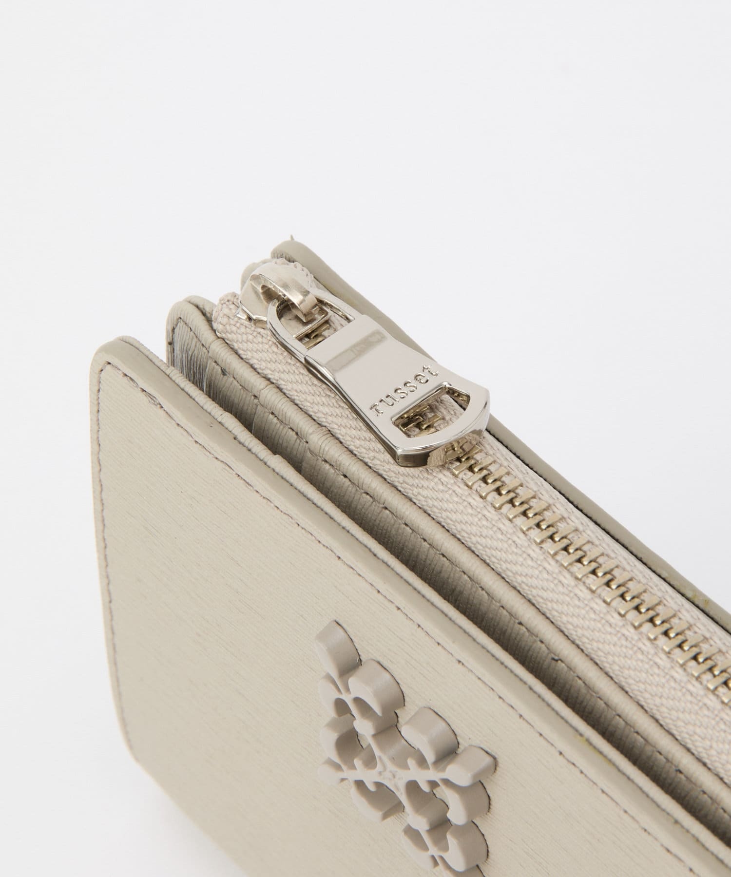 *4 - 6 weeks* (419) Russet [Water grain leather] Monogram plate half wallet