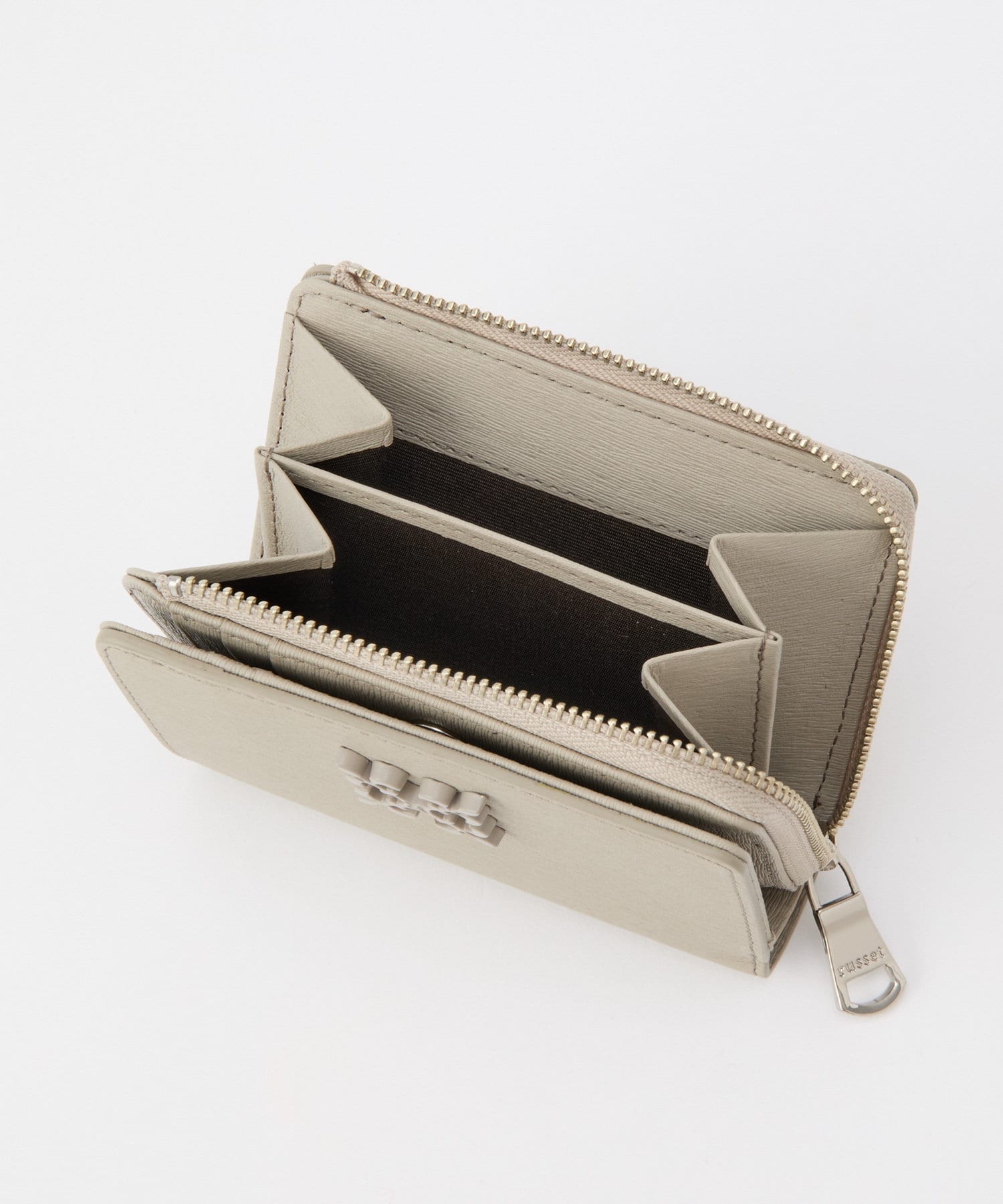 *4 - 6 weeks* (419) Russet [Water grain leather] Monogram plate half wallet