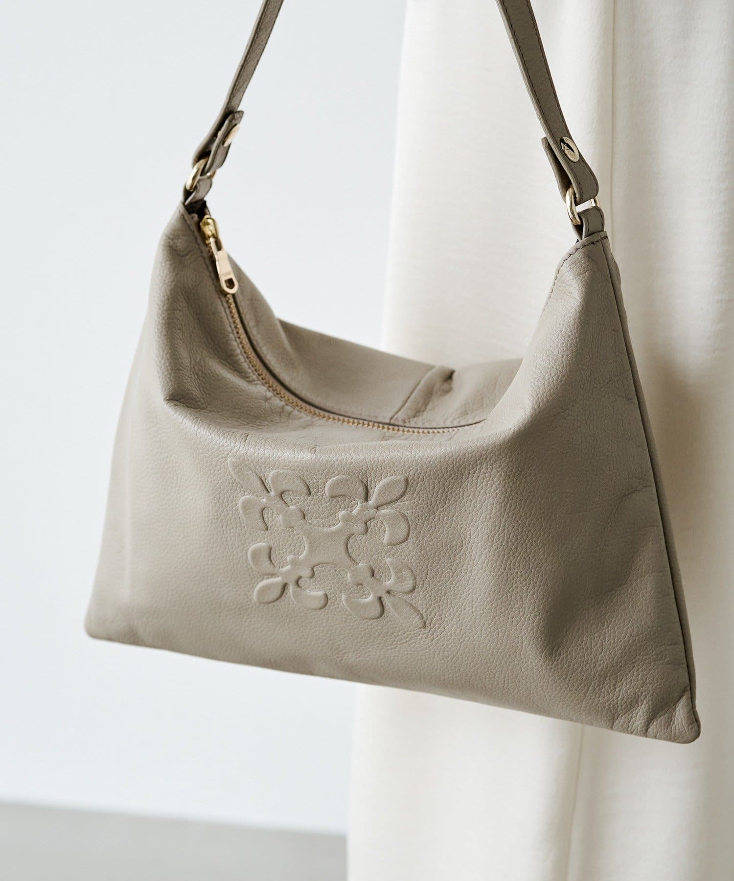 *4 - 6 Weeks* (18309) Russet Soft Leather Shoulder Bag