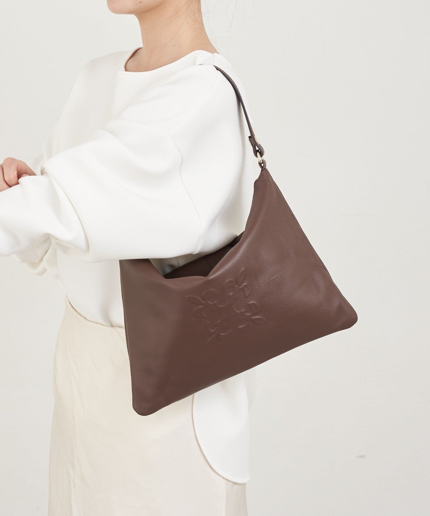 *4 - 6 Weeks* (18309) Russet Soft Leather Shoulder Bag