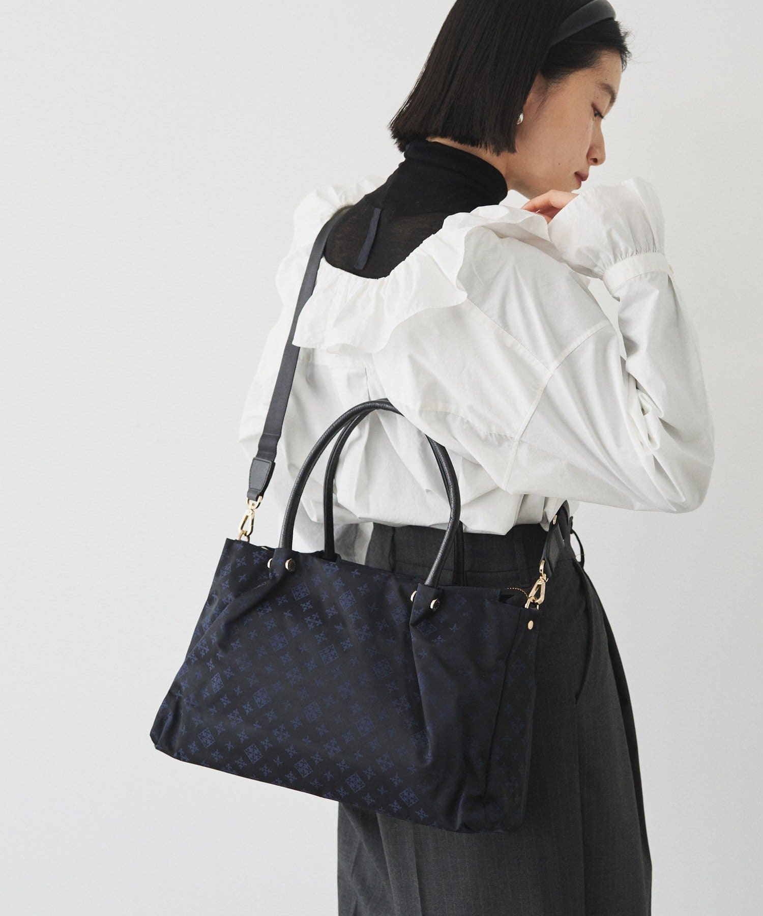 *4 - 6 Weeks* (83055) Russet Three-Layer 2-way Tote Bag M