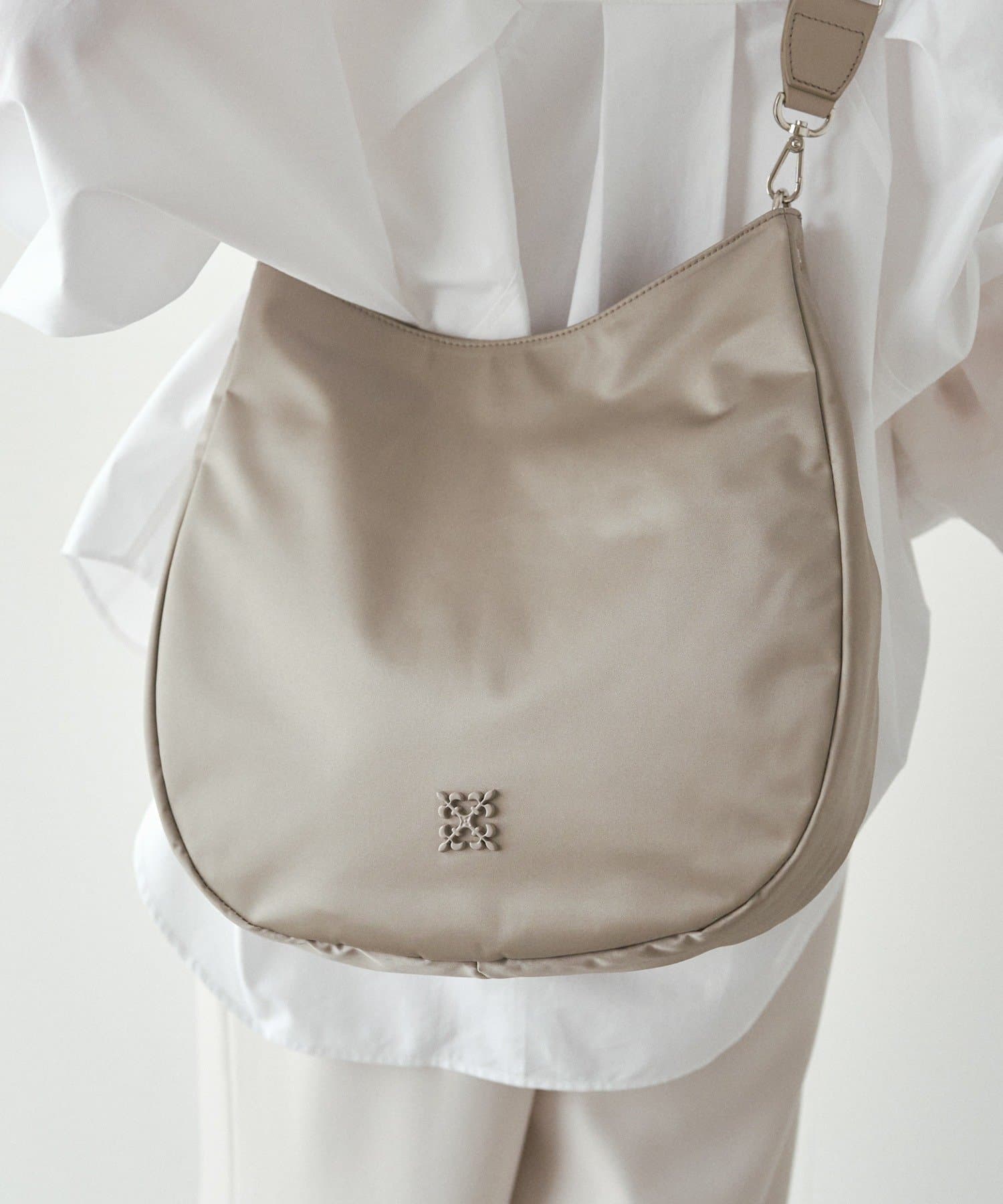 (90988)Clouds Nylon Vertical 2-Way Shoulder Bag 