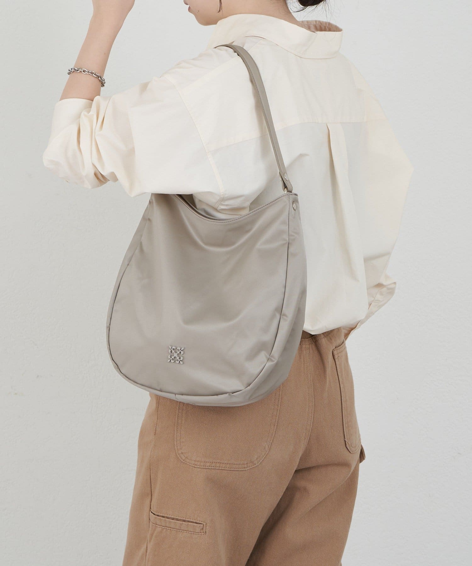 (90988)Clouds Nylon Vertical 2-Way Shoulder Bag 