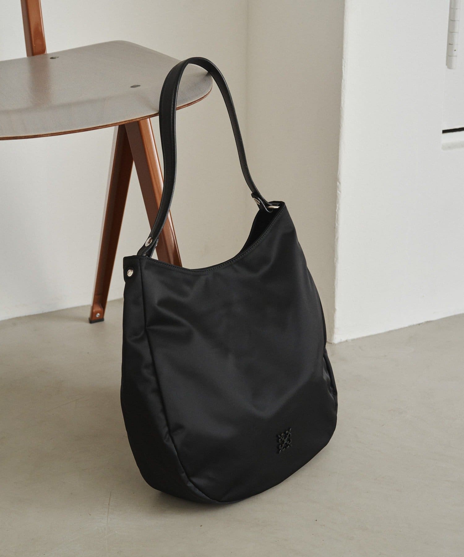 (90988)Clouds Nylon Vertical 2-Way Shoulder Bag 