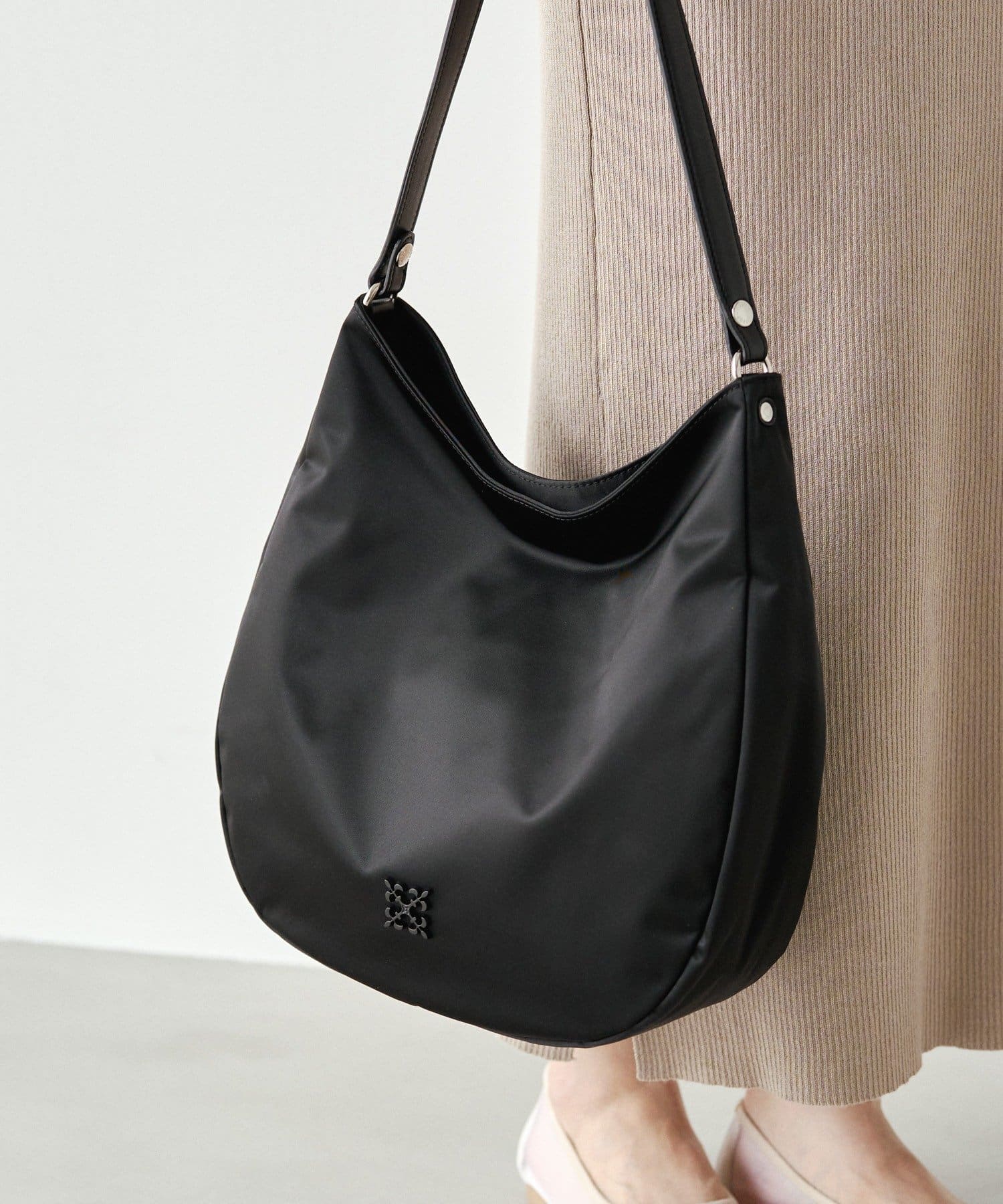 (90988)Clouds Nylon Vertical 2-Way Shoulder Bag 