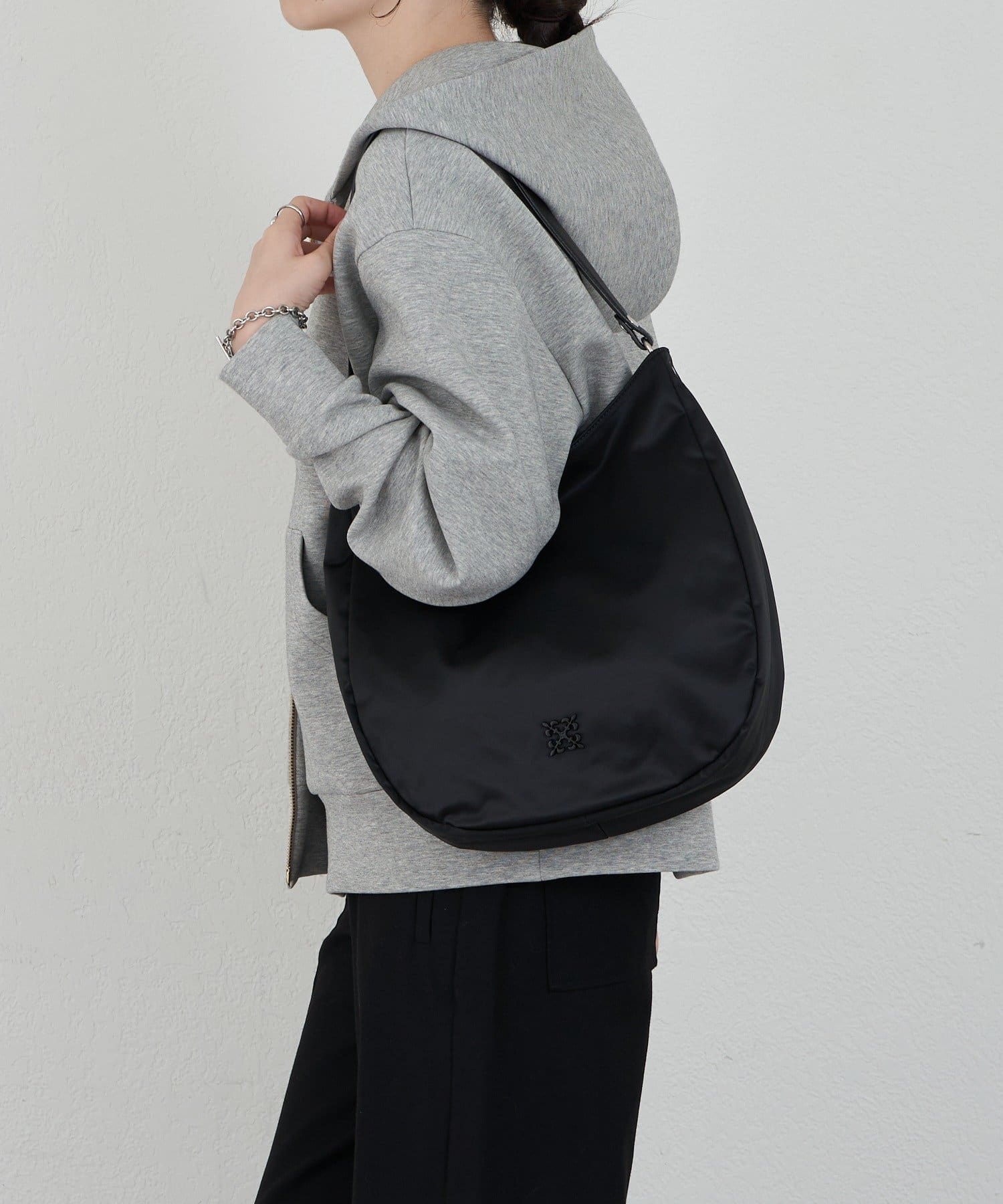(90988)Clouds Nylon Vertical 2-Way Shoulder Bag 