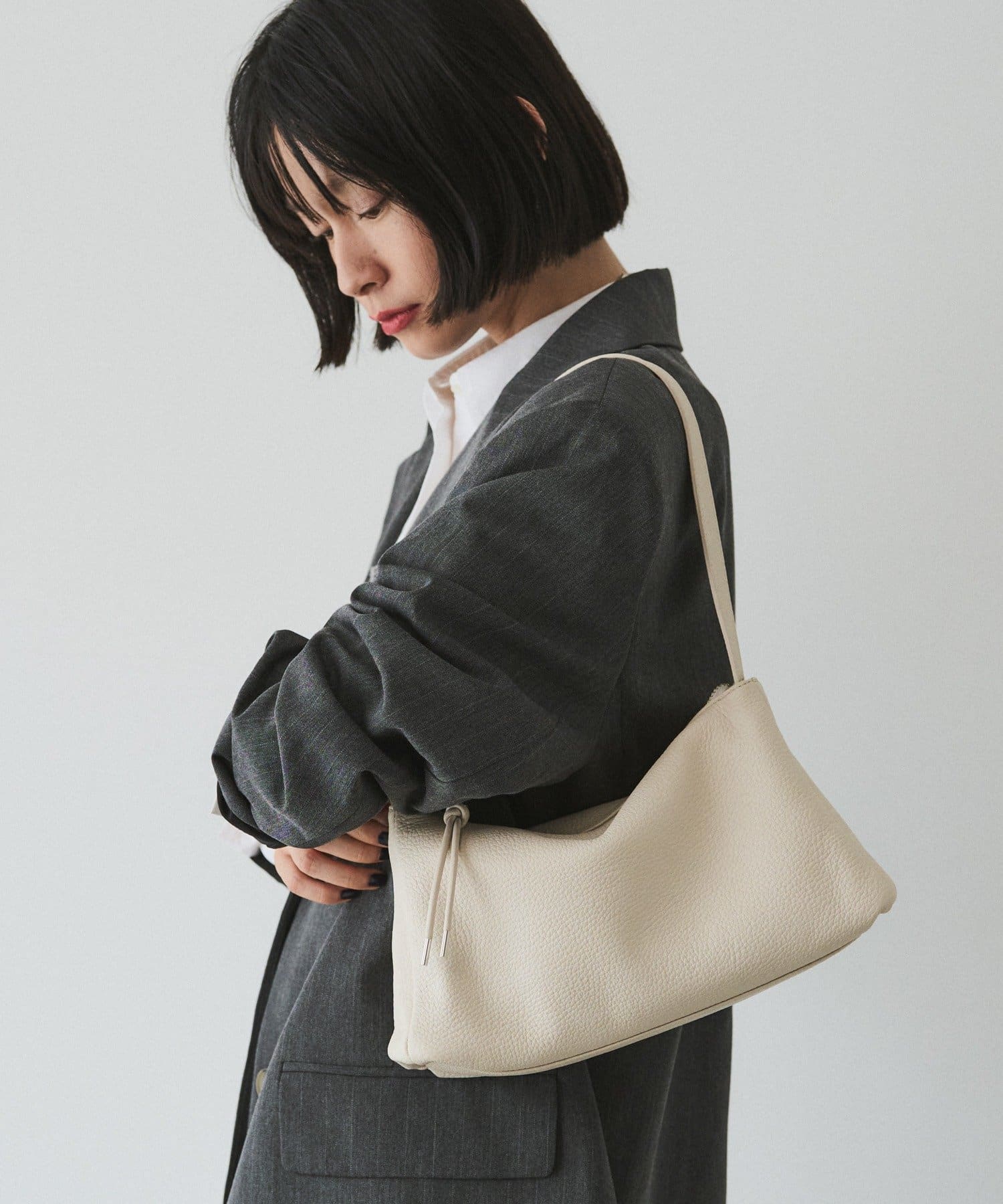 *4-6 Weeks* (4914) Leather 2-Way Shoulder Bag