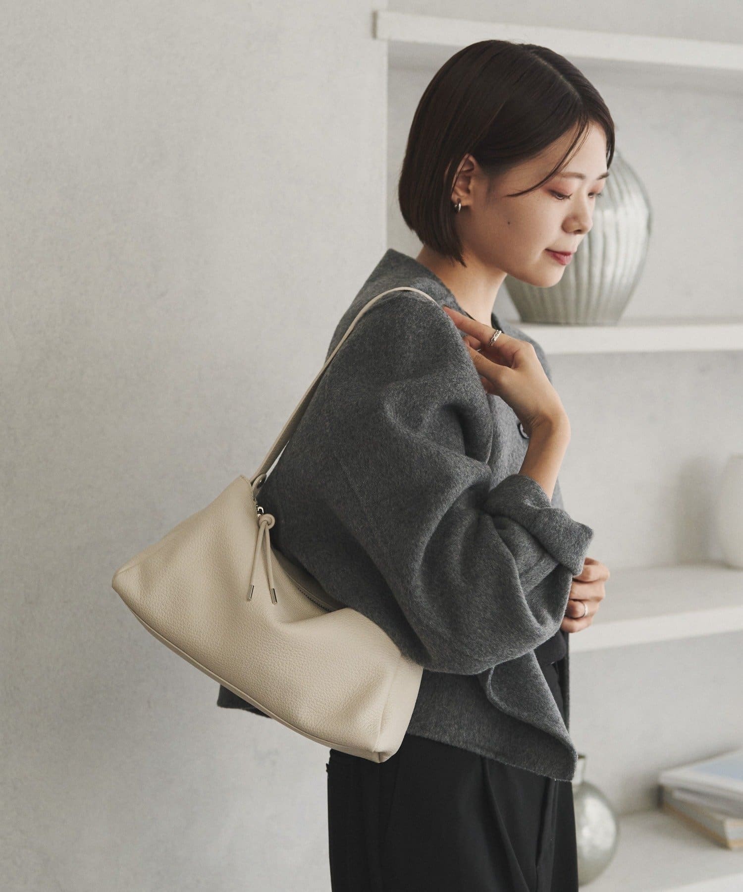 *4-6 Weeks* (4914) Leather 2-Way Shoulder Bag