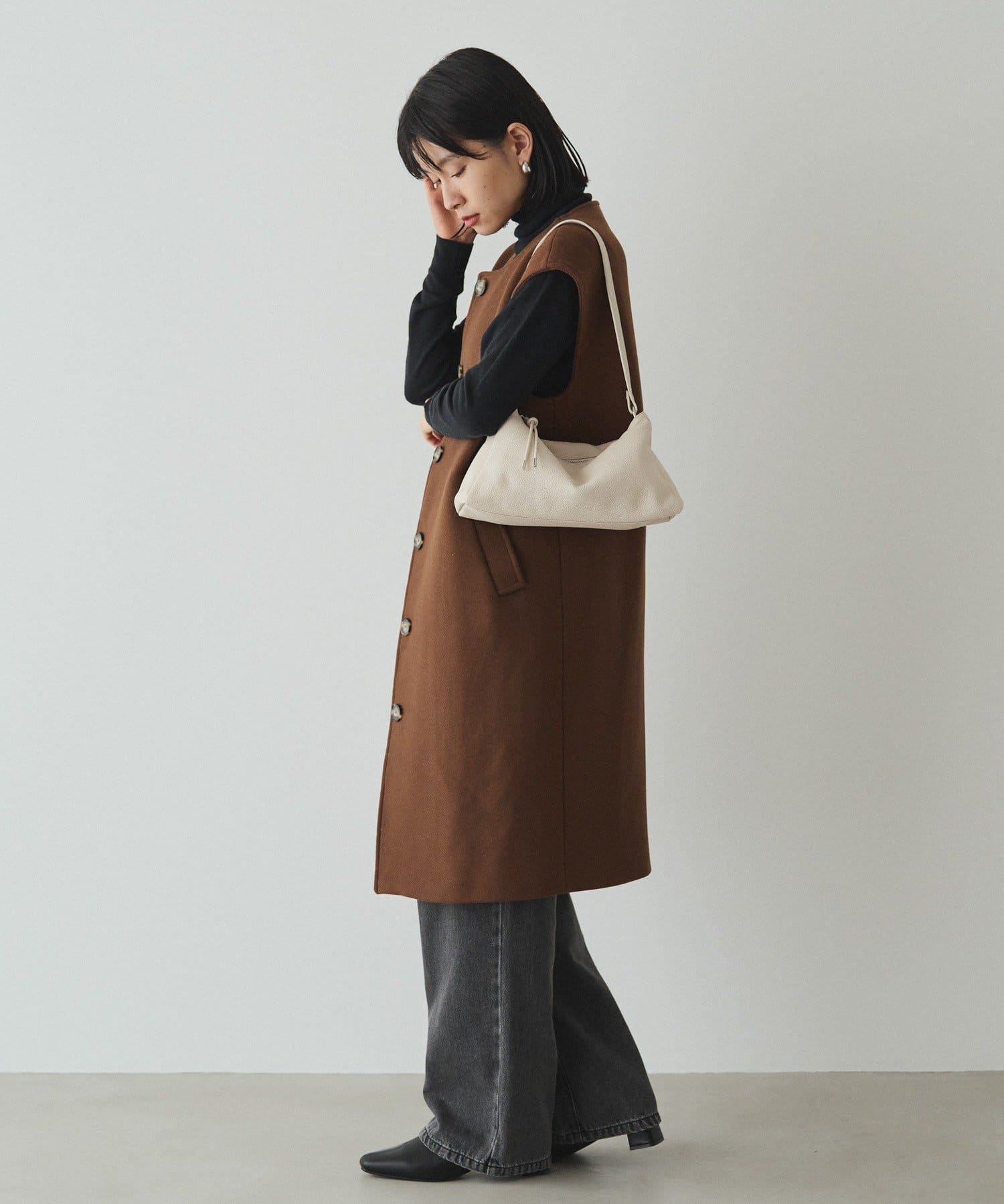 *4-6 Weeks* (4914) Leather 2-Way Shoulder Bag