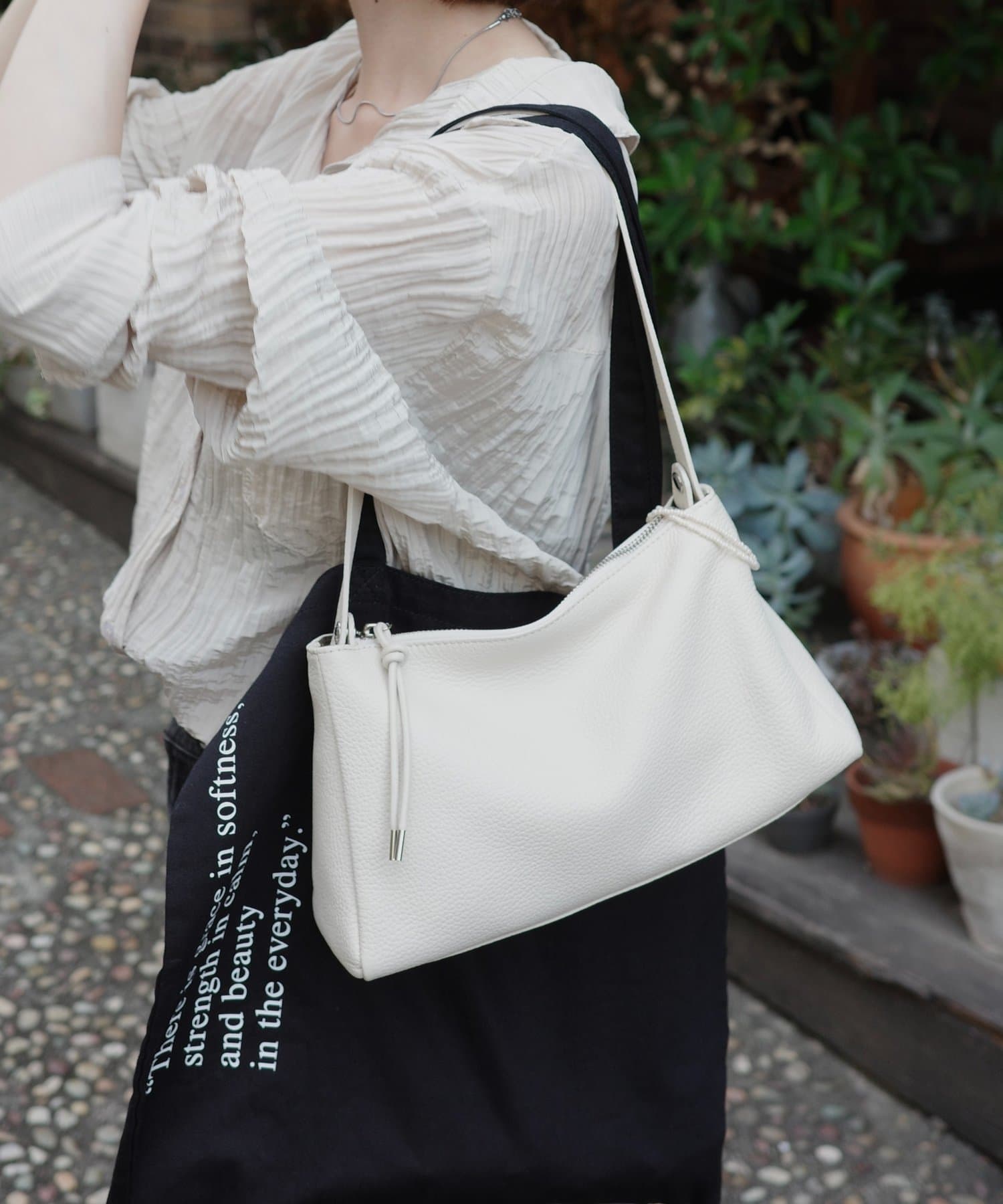 *4-6 Weeks* (4914) Leather 2-Way Shoulder Bag