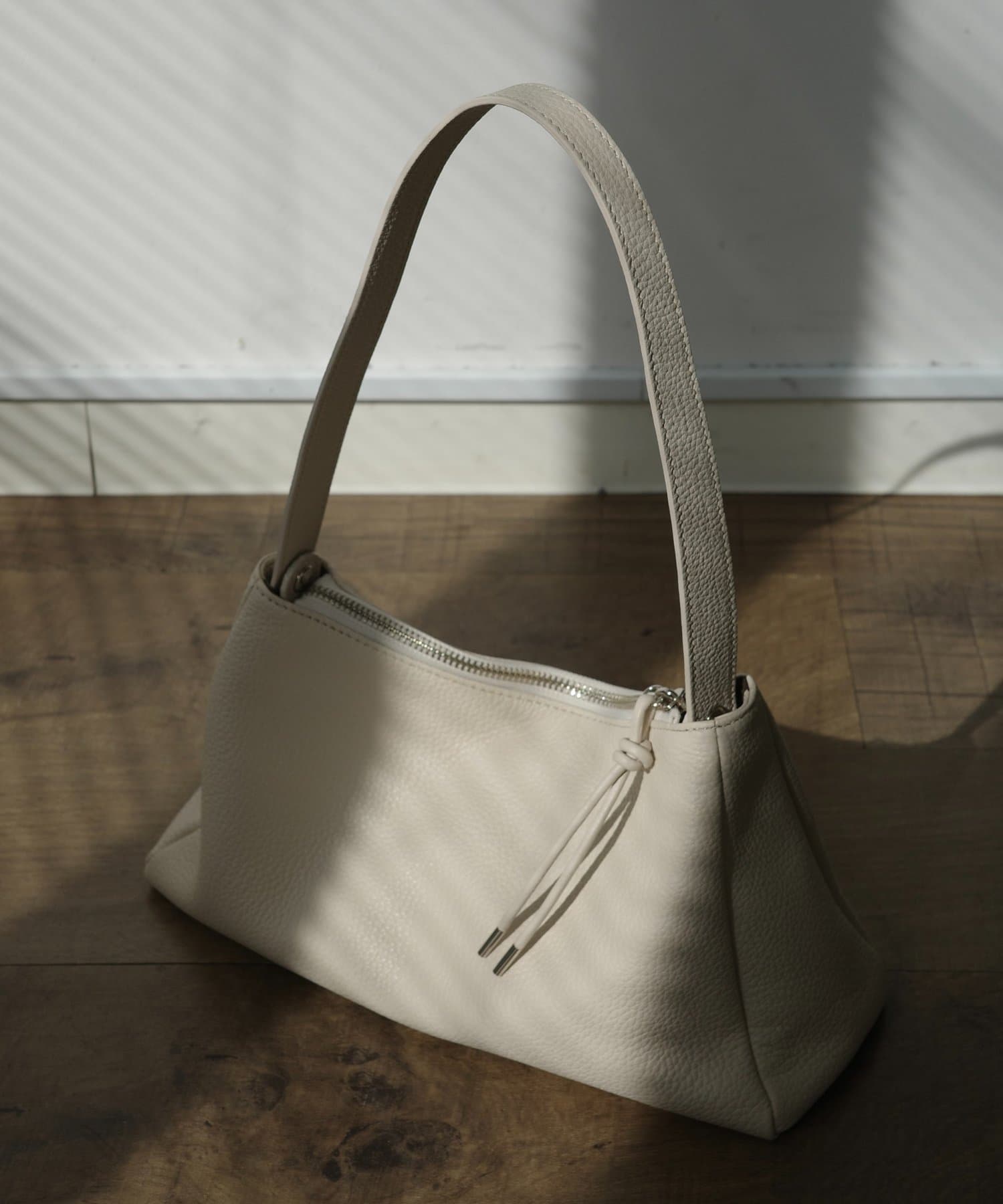 *4-6 Weeks* (4914) Leather 2-Way Shoulder Bag