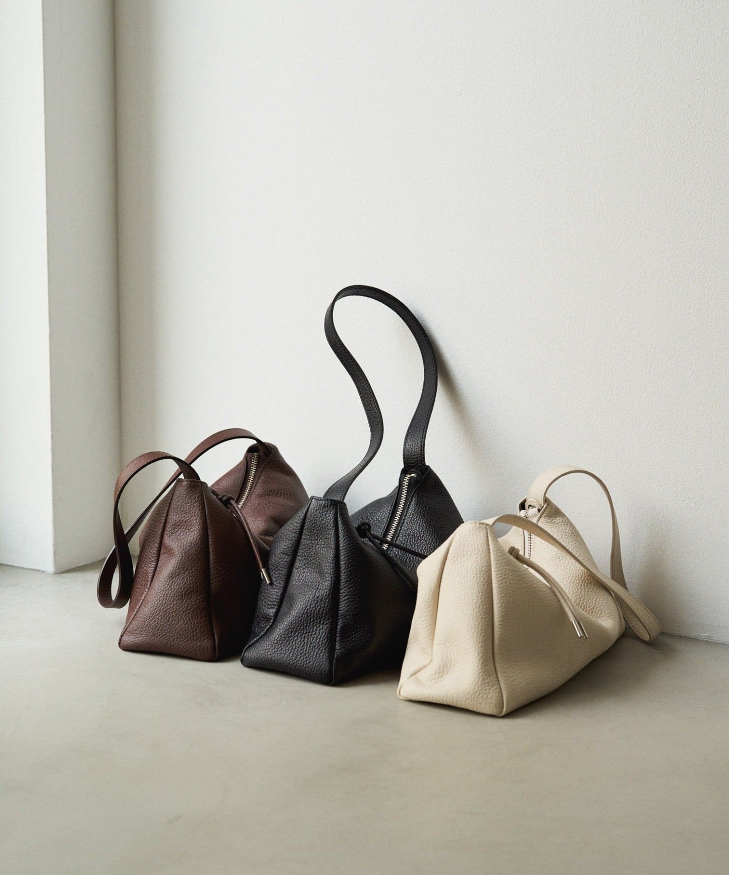 *4-6 Weeks* (4914) Leather 2-Way Shoulder Bag