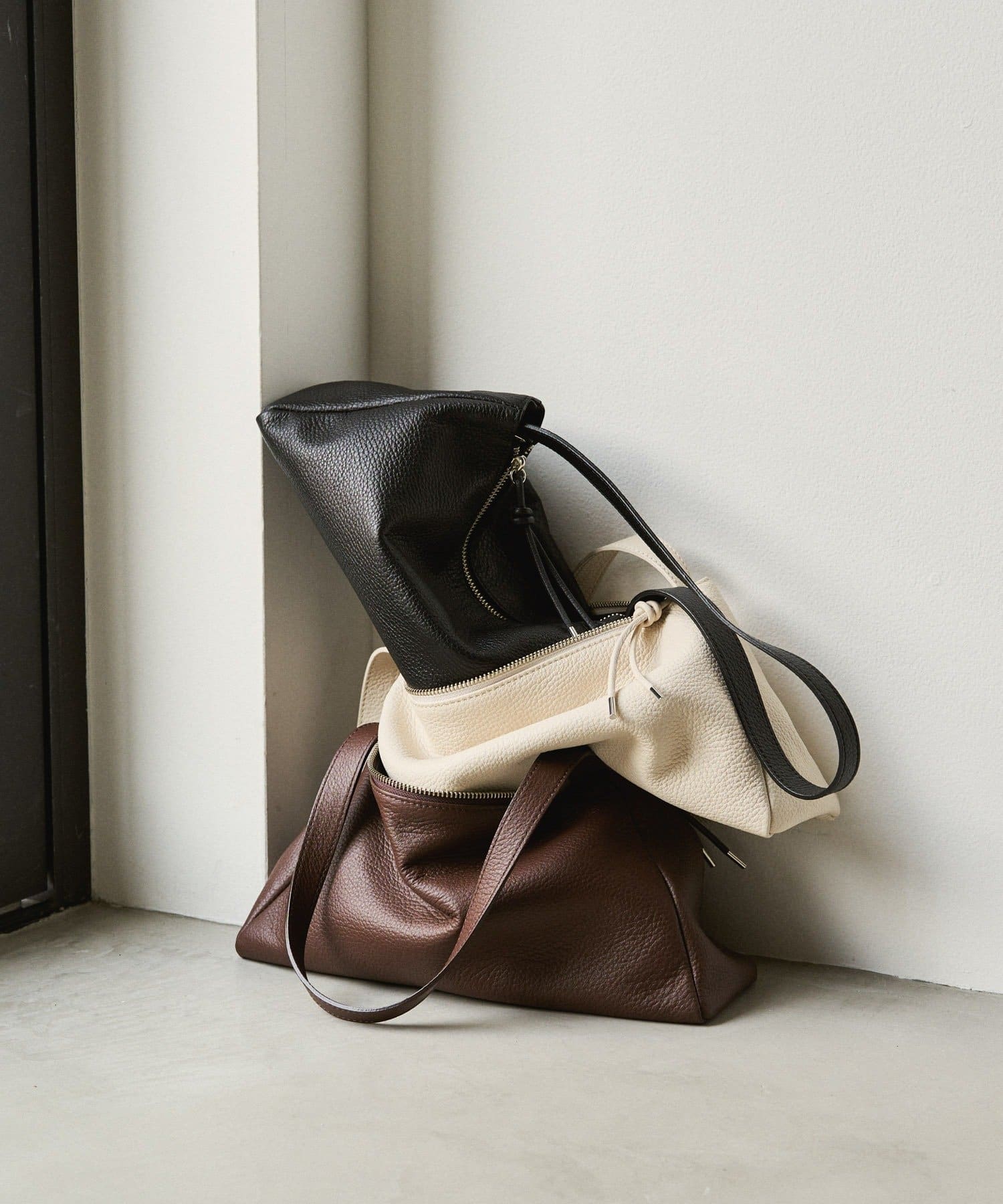 *4-6 Weeks* (4914) Leather 2-Way Shoulder Bag