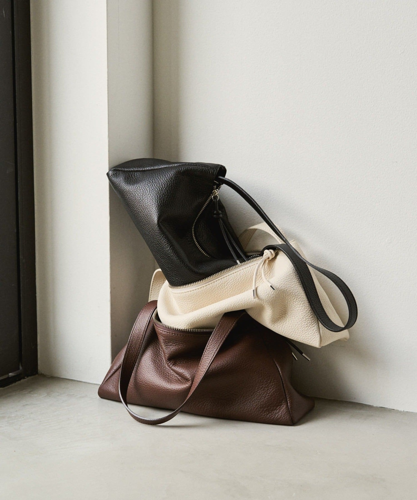 *4-6 Weeks* (4914) Leather 2-Way Shoulder Bag