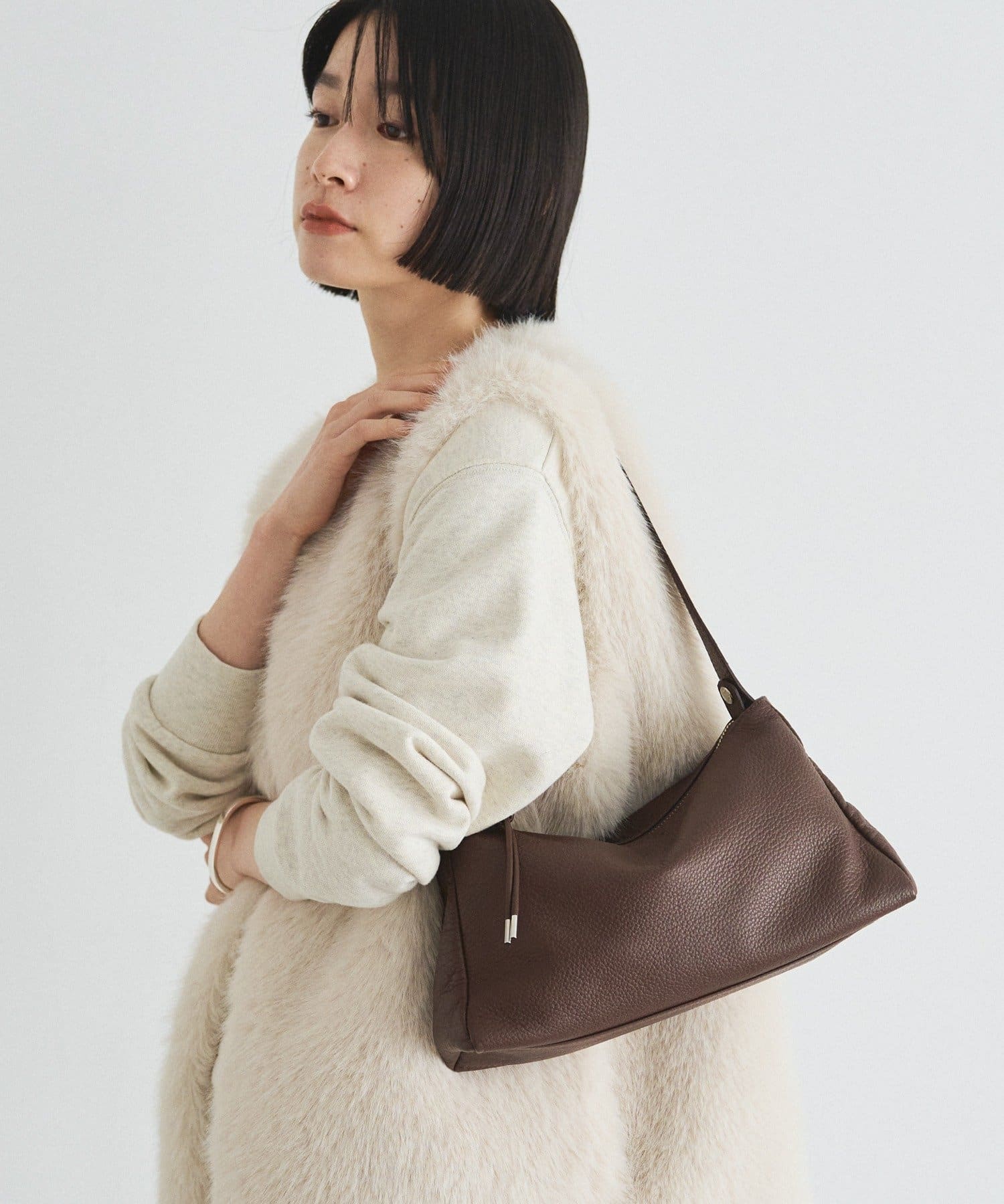 *4-6 Weeks* (4914) Leather 2-Way Shoulder Bag