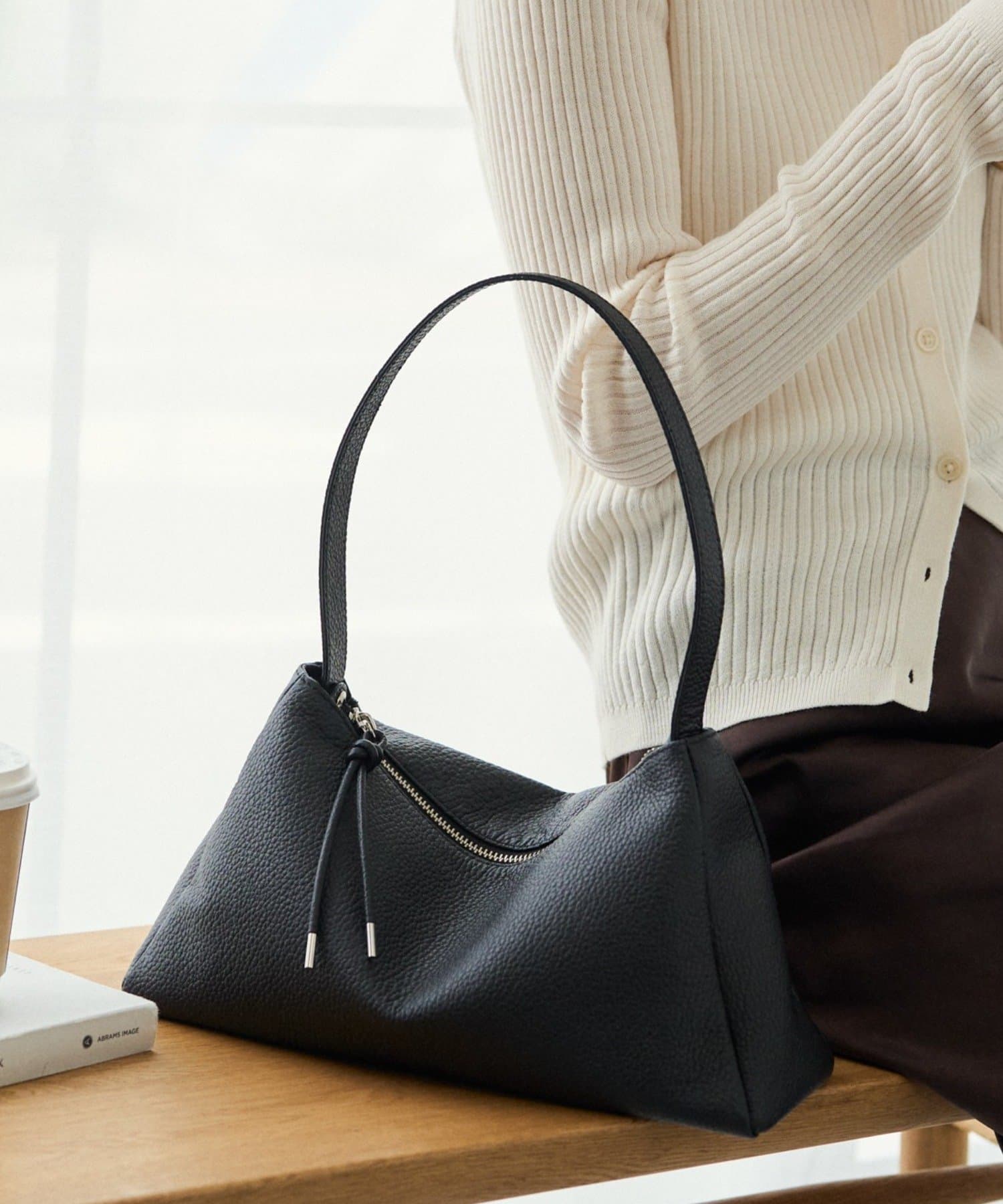 *4-6 Weeks* (4914) Leather 2-Way Shoulder Bag