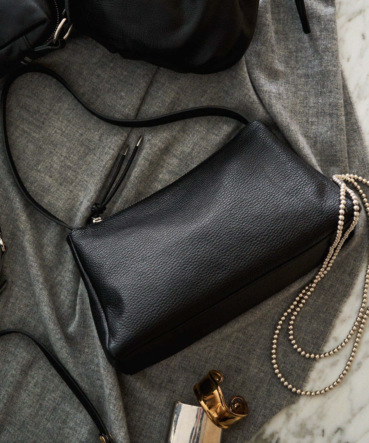 *4-6 Weeks* (4914) Leather 2-Way Shoulder Bag