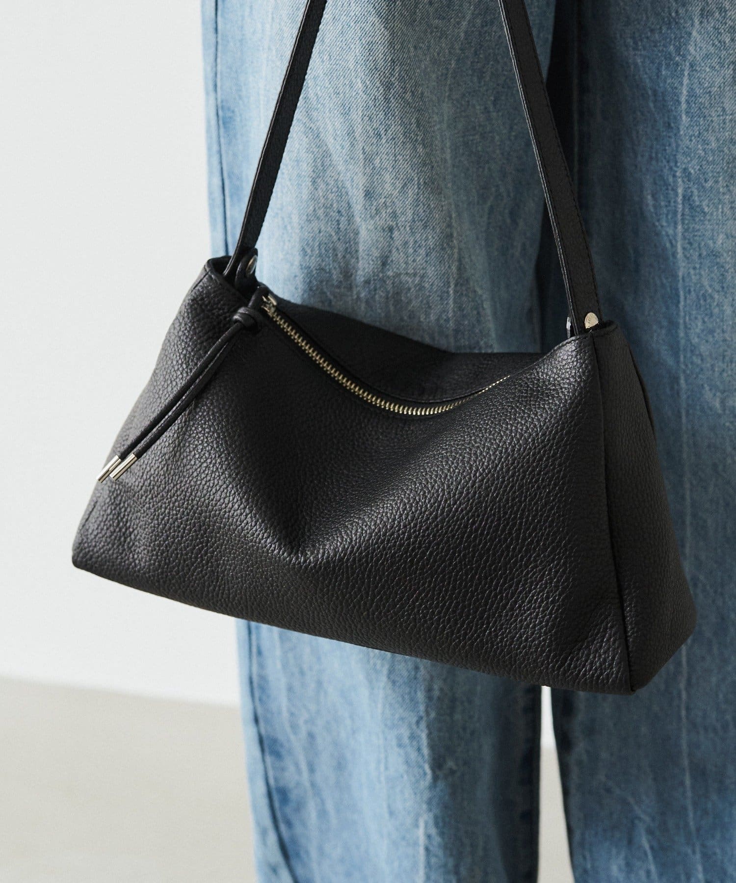 *4-6 Weeks* (4914) Leather 2-Way Shoulder Bag