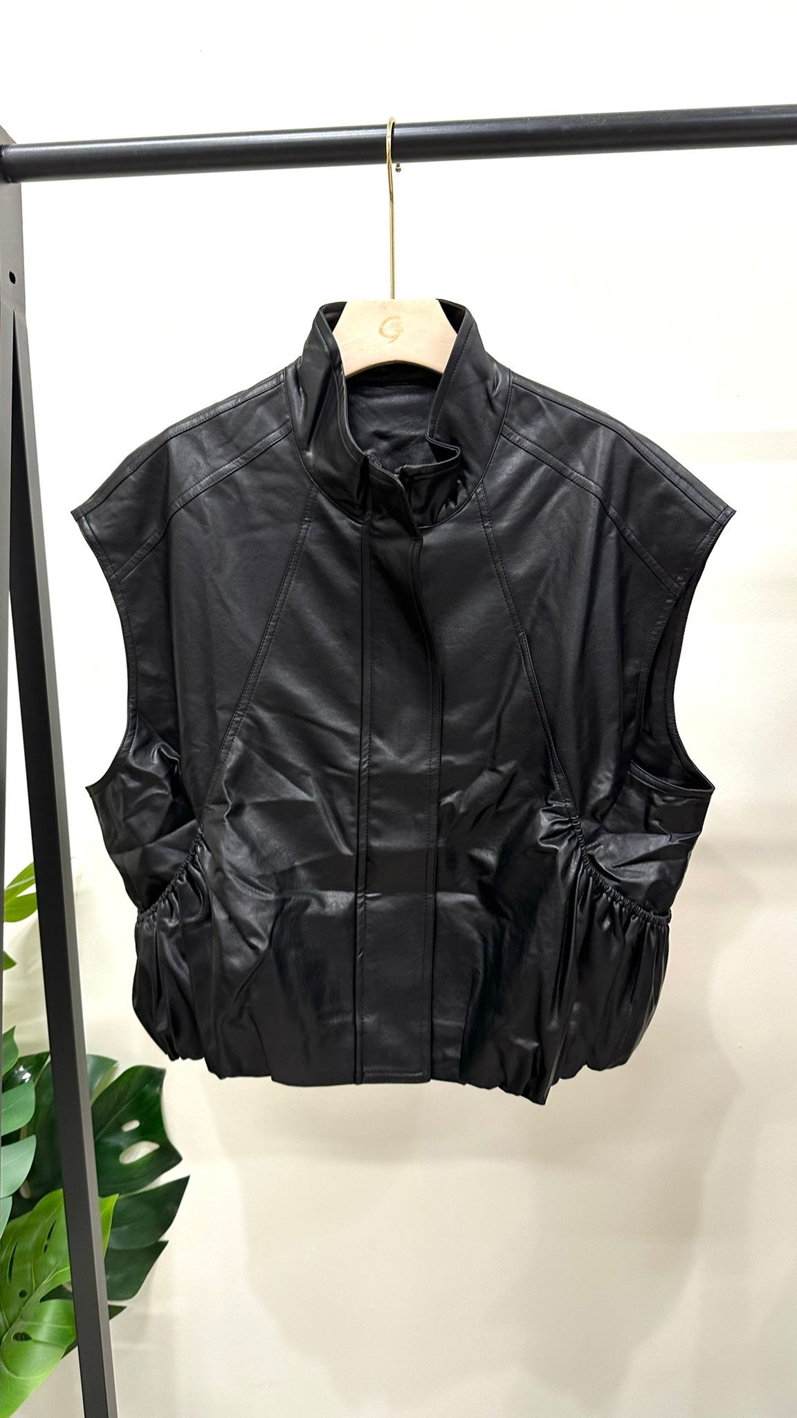 (D110)Leather Vest